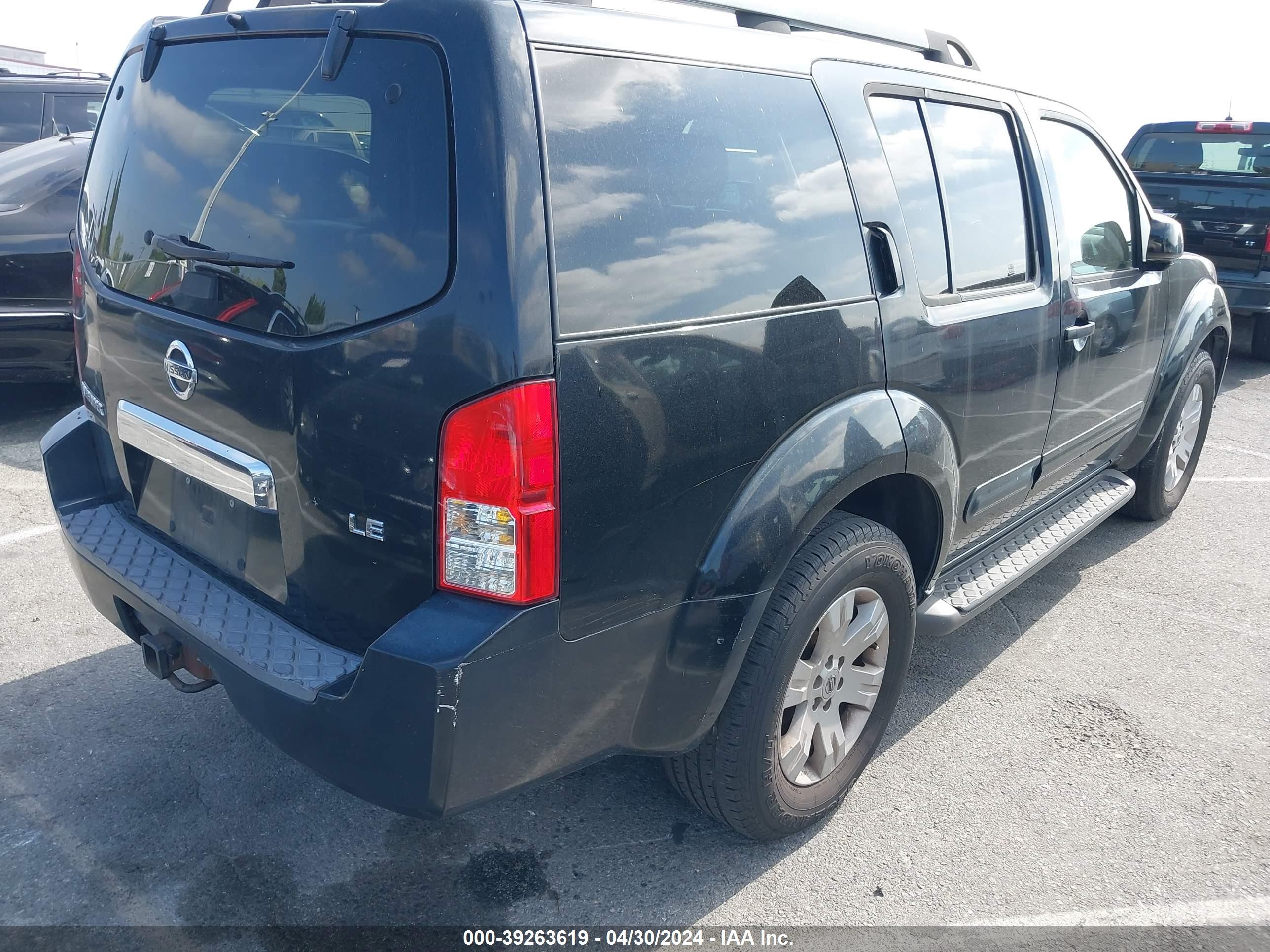 Photo 3 VIN: 5N1AR18UX6C610708 - NISSAN PATHFINDER 