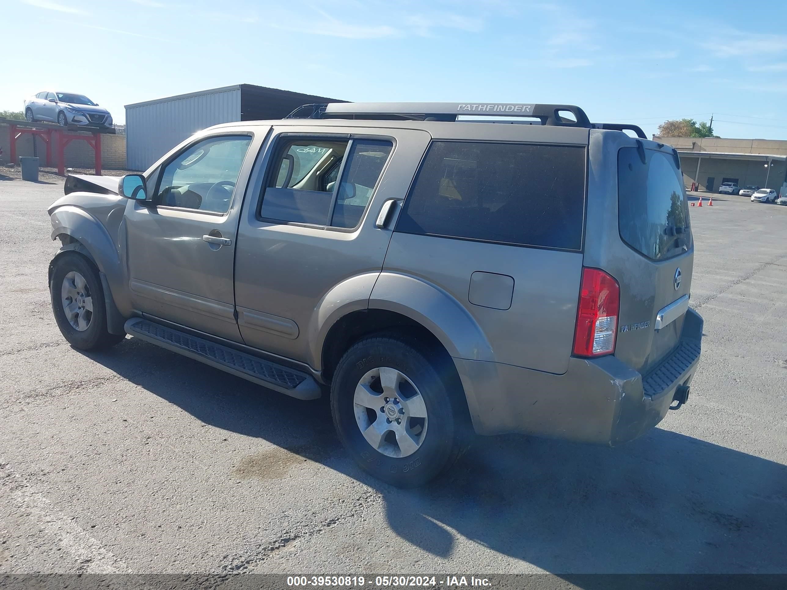 Photo 2 VIN: 5N1AR18W25C705781 - NISSAN PATHFINDER 