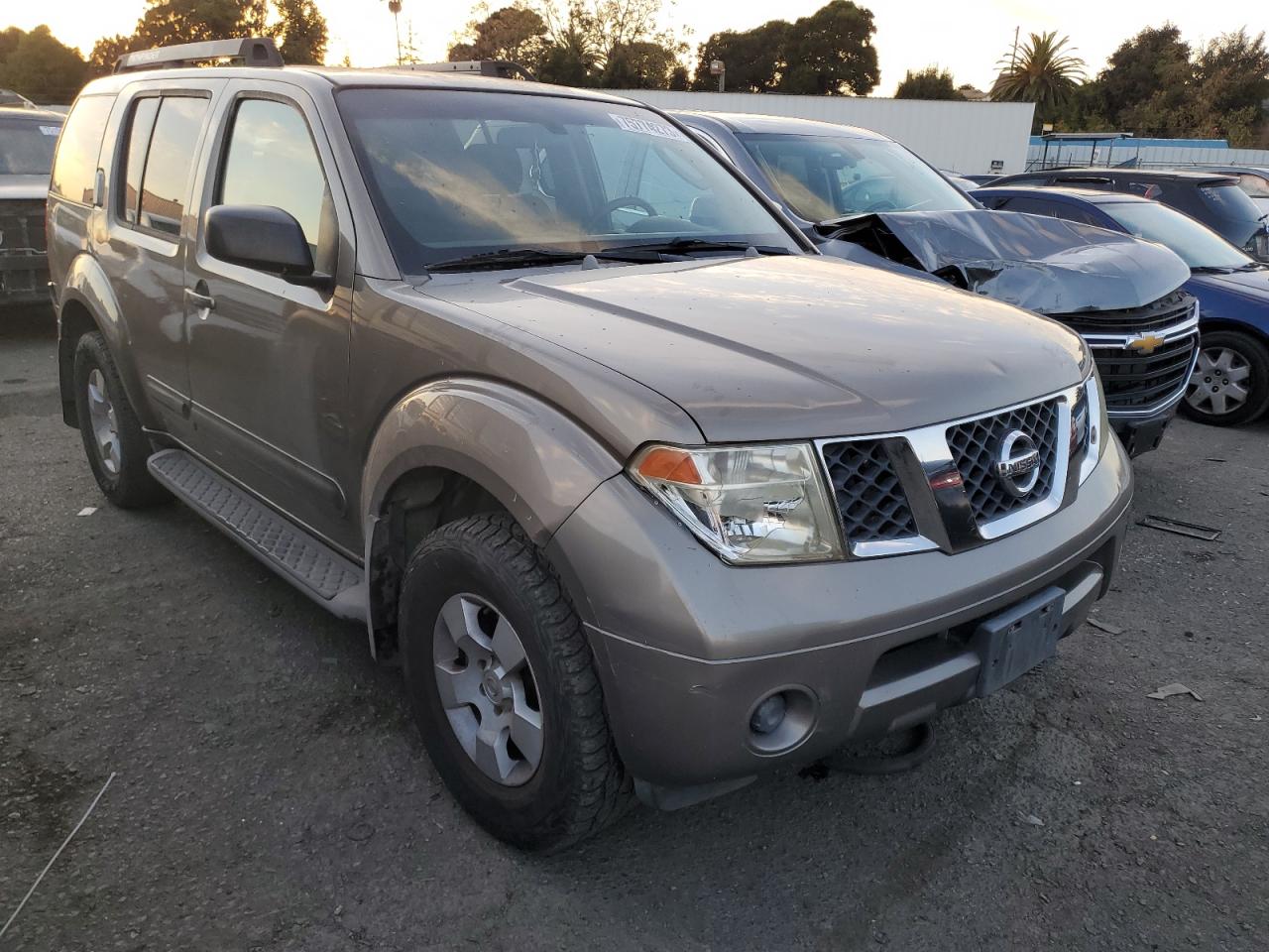 Photo 3 VIN: 5N1AR18W55C760807 - NISSAN PATHFINDER 