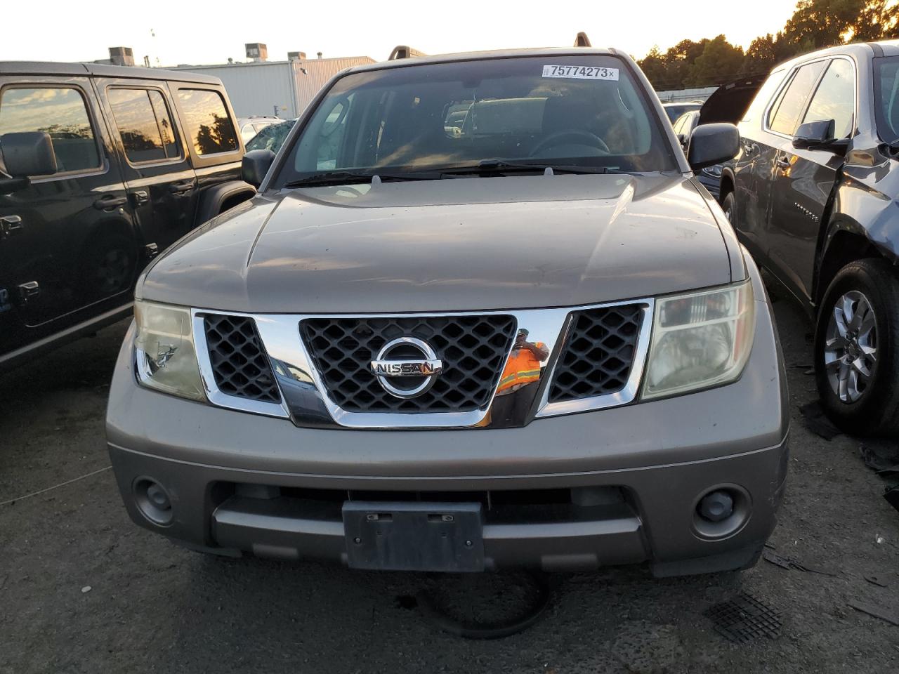 Photo 4 VIN: 5N1AR18W55C760807 - NISSAN PATHFINDER 