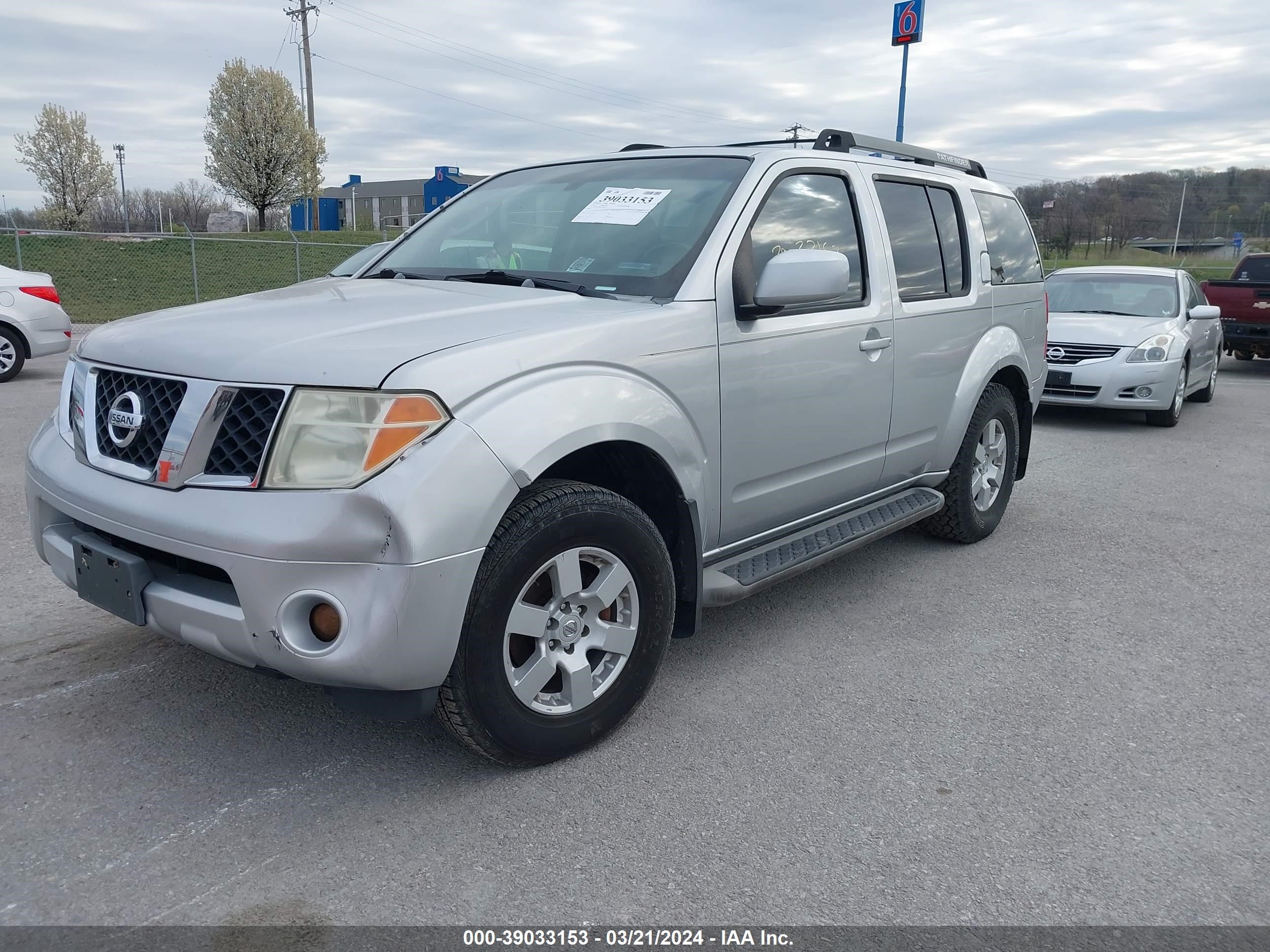 Photo 1 VIN: 5N1AR18W56C607961 - NISSAN PATHFINDER 