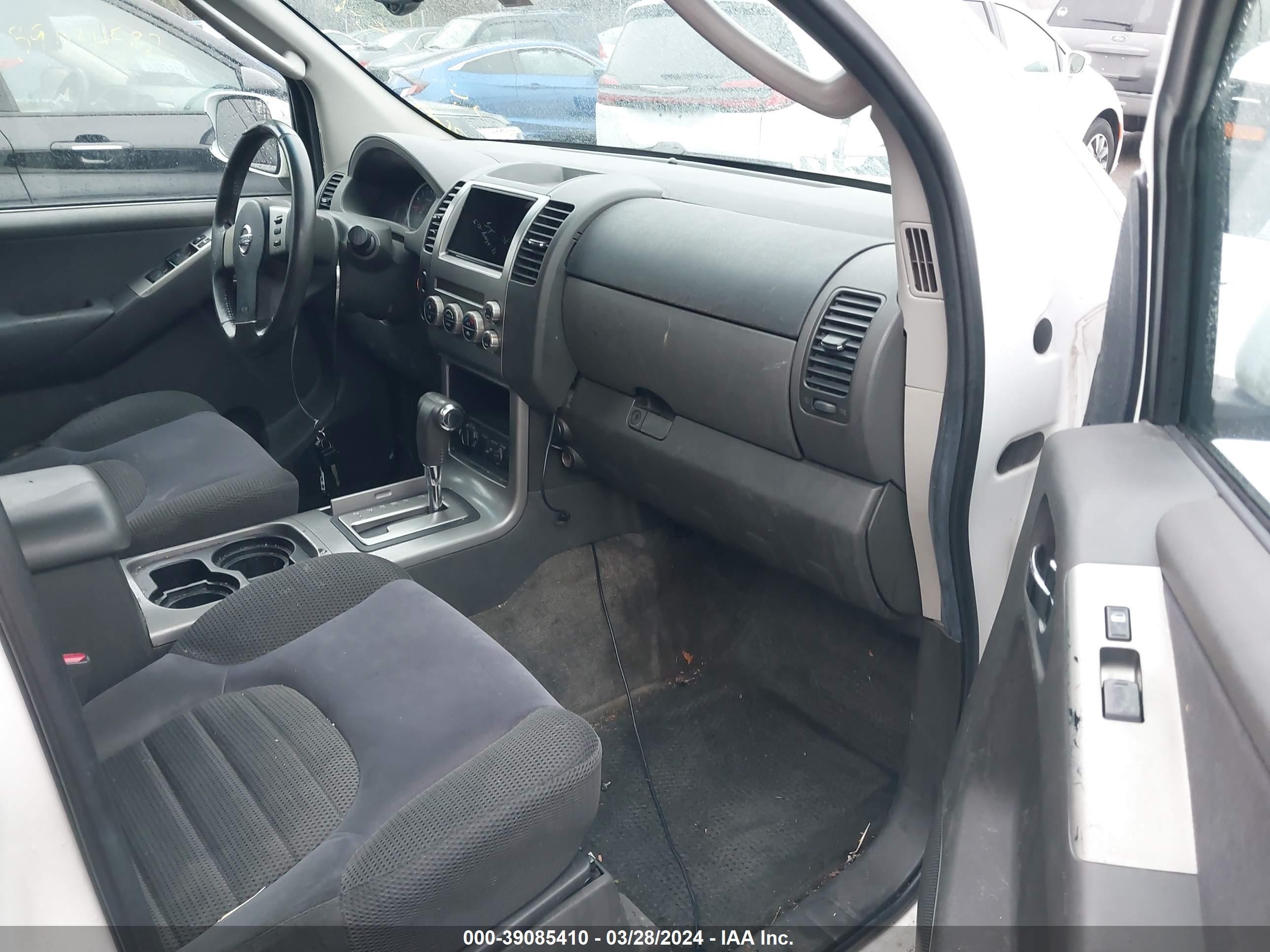 Photo 4 VIN: 5N1AR18W85C768528 - NISSAN PATHFINDER 