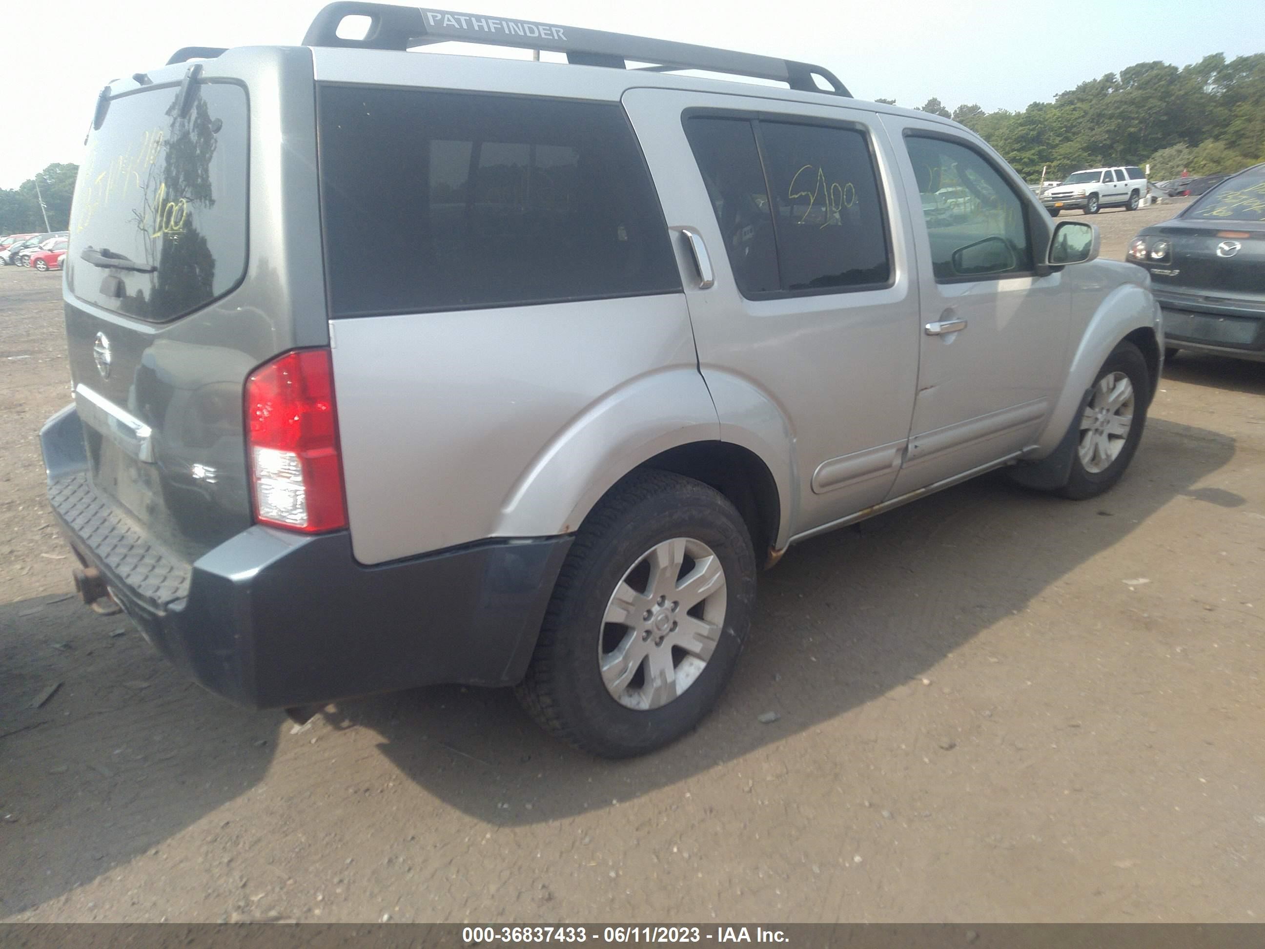 Photo 3 VIN: 5N1AR18WX5C759541 - NISSAN PATHFINDER 