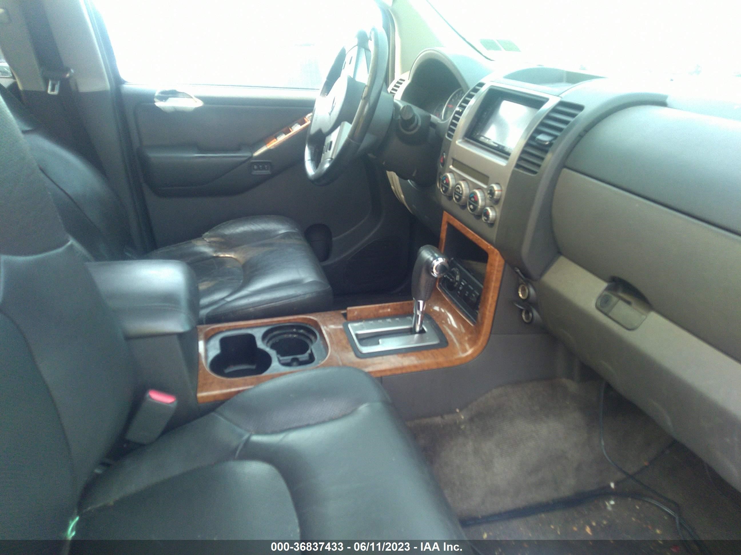 Photo 4 VIN: 5N1AR18WX5C759541 - NISSAN PATHFINDER 