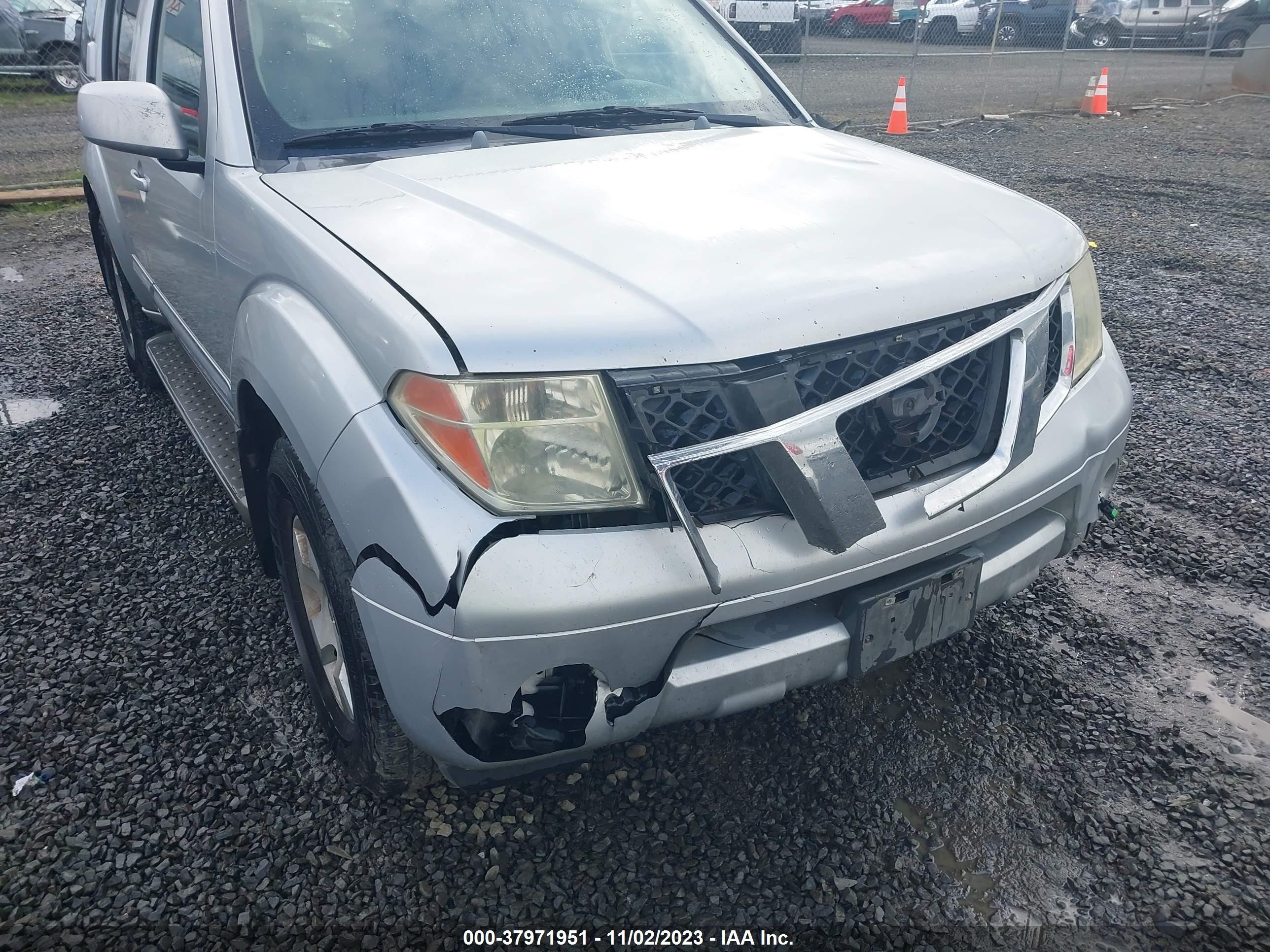 Photo 5 VIN: 5N1AR18WX5C779966 - NISSAN PATHFINDER 