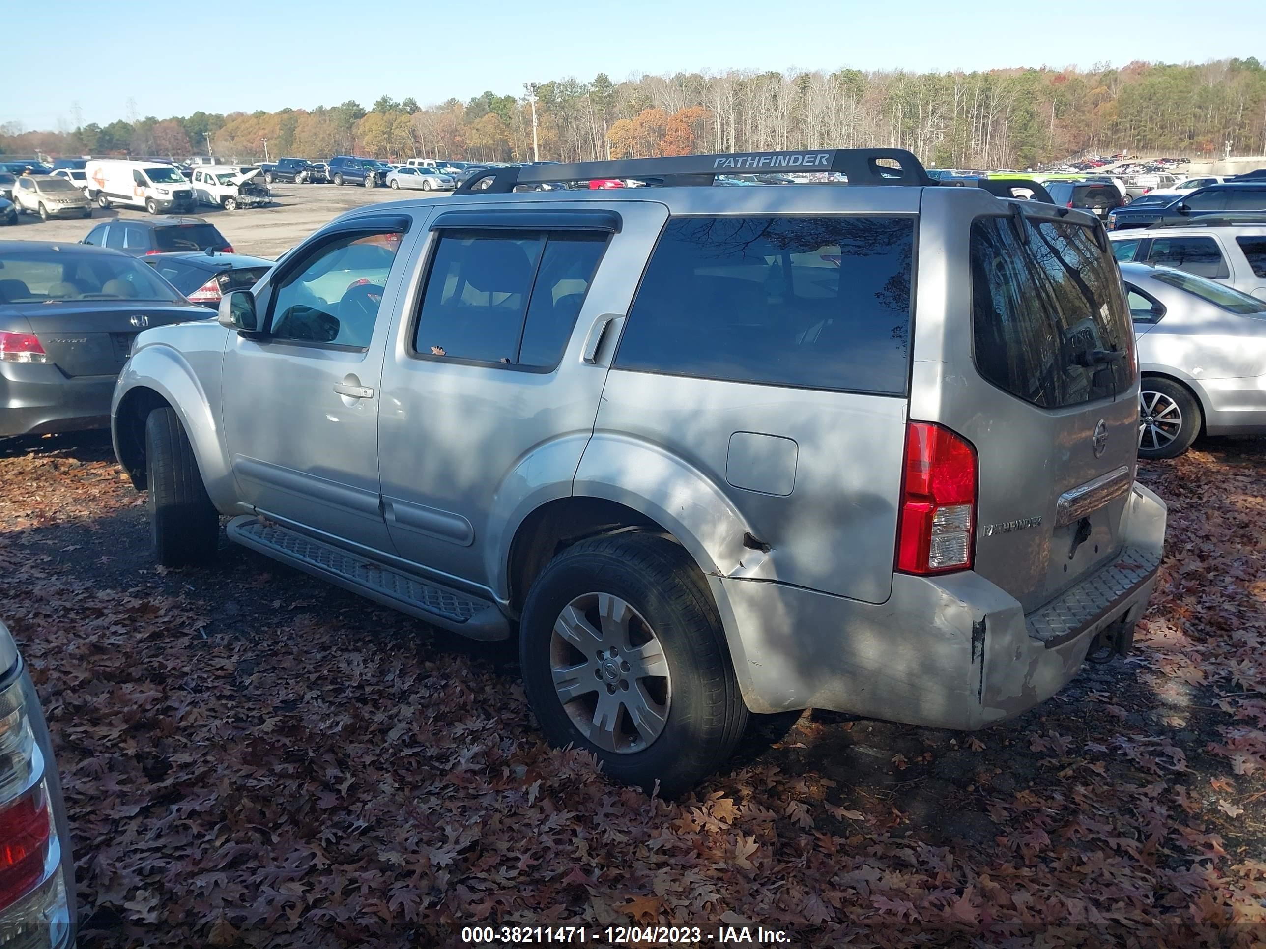 Photo 2 VIN: 5N1AR18WX6C640485 - NISSAN PATHFINDER 