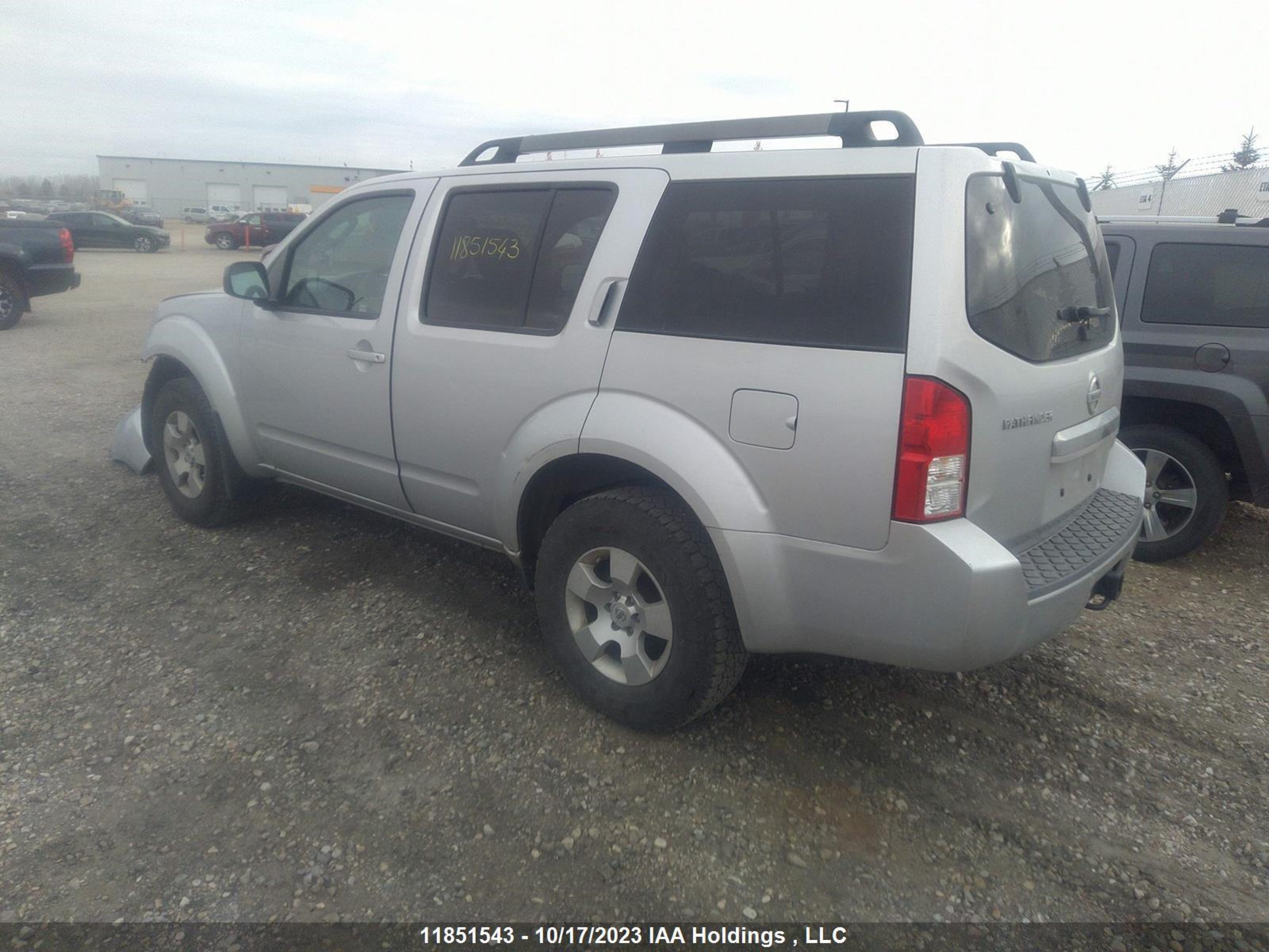 Photo 2 VIN: 5N1AR1NB1AC613833 - NISSAN PATHFINDER 