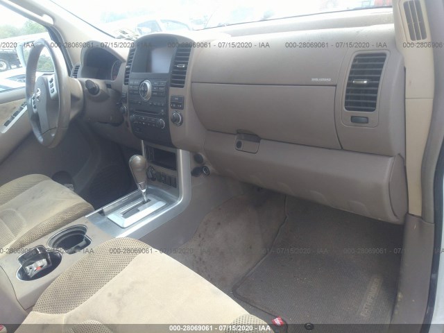 Photo 4 VIN: 5N1AR1NB3AC617592 - NISSAN PATHFINDER 