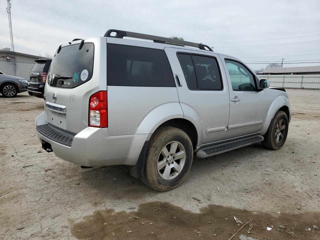 Photo 2 VIN: 5N1AR1NBXBC613900 - NISSAN PATHFINDER 