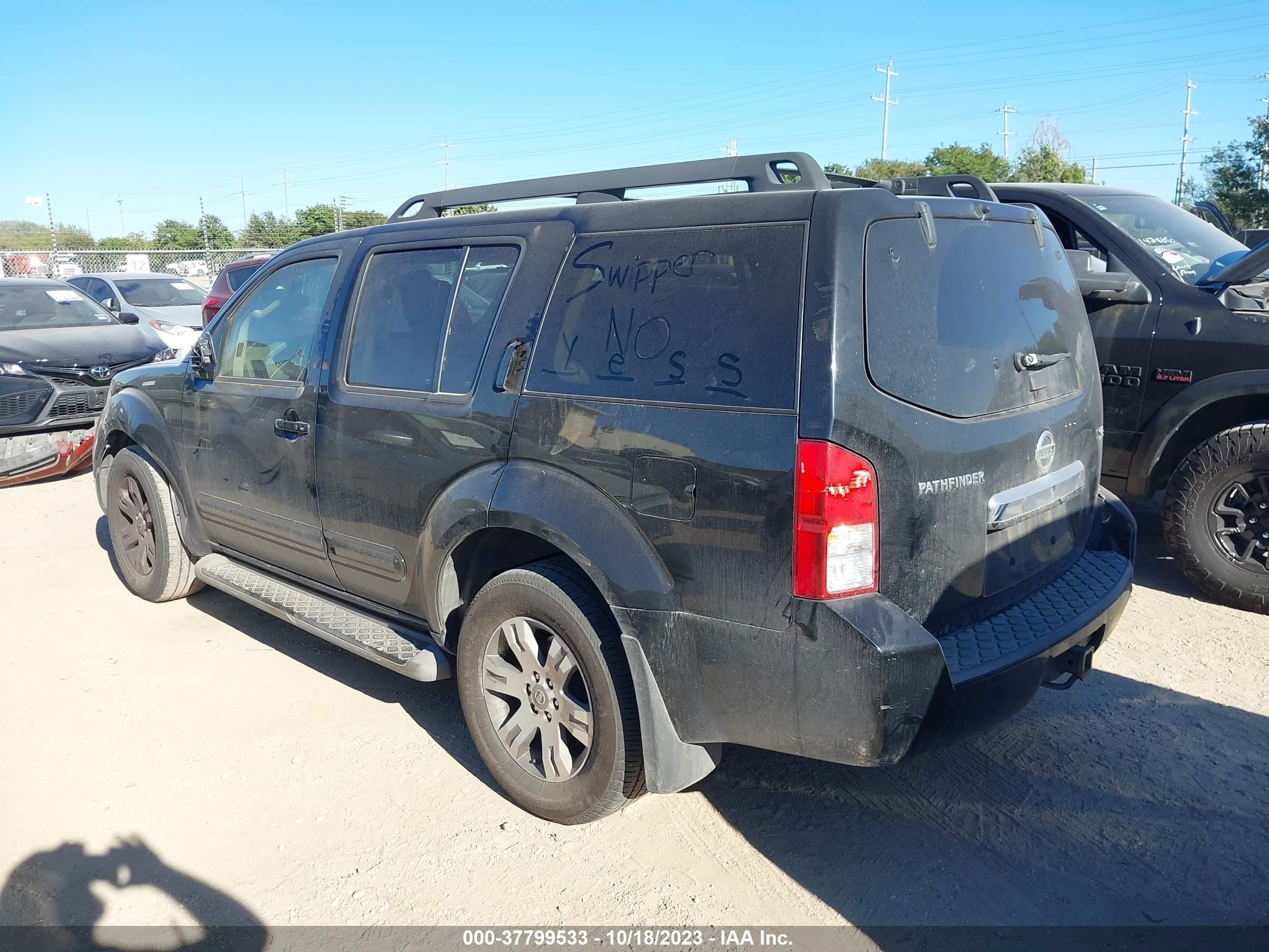 Photo 2 VIN: 5N1AR1NN1AC614409 - NISSAN PATHFINDER 