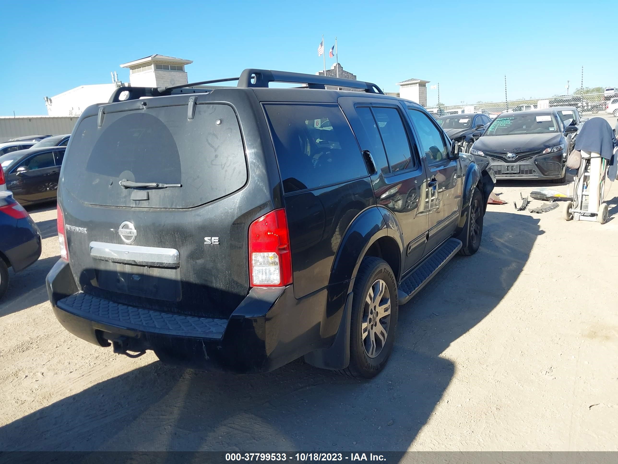 Photo 3 VIN: 5N1AR1NN1AC614409 - NISSAN PATHFINDER 