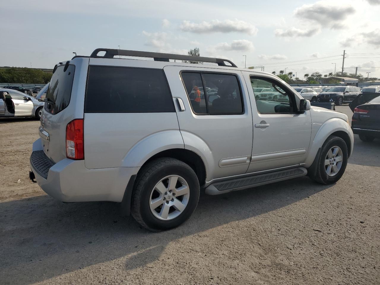 Photo 2 VIN: 5N1AR1NN7CC605099 - NISSAN PATHFINDER 