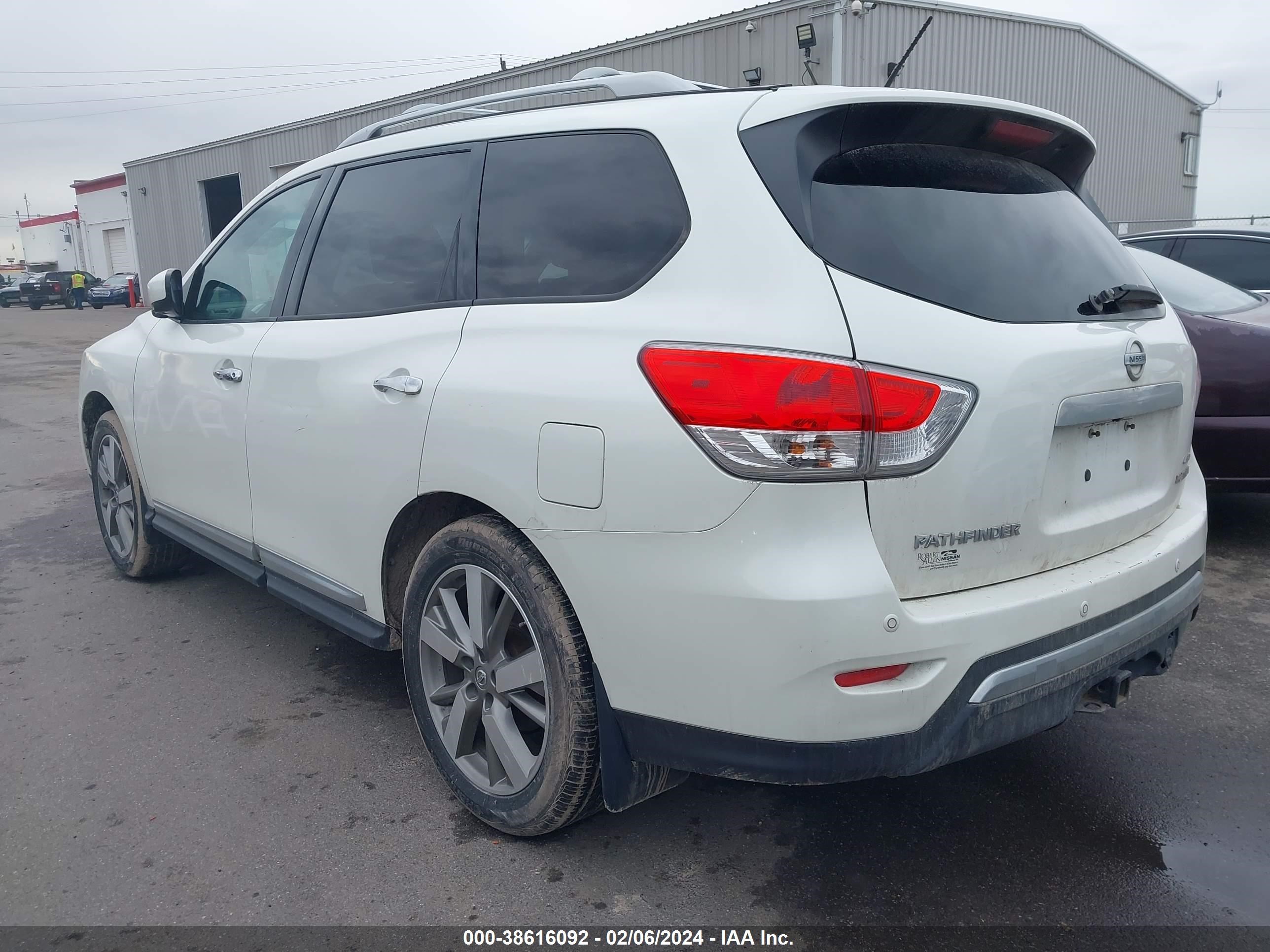 Photo 2 VIN: 5N1AR2MMXFC665896 - NISSAN PATHFINDER 