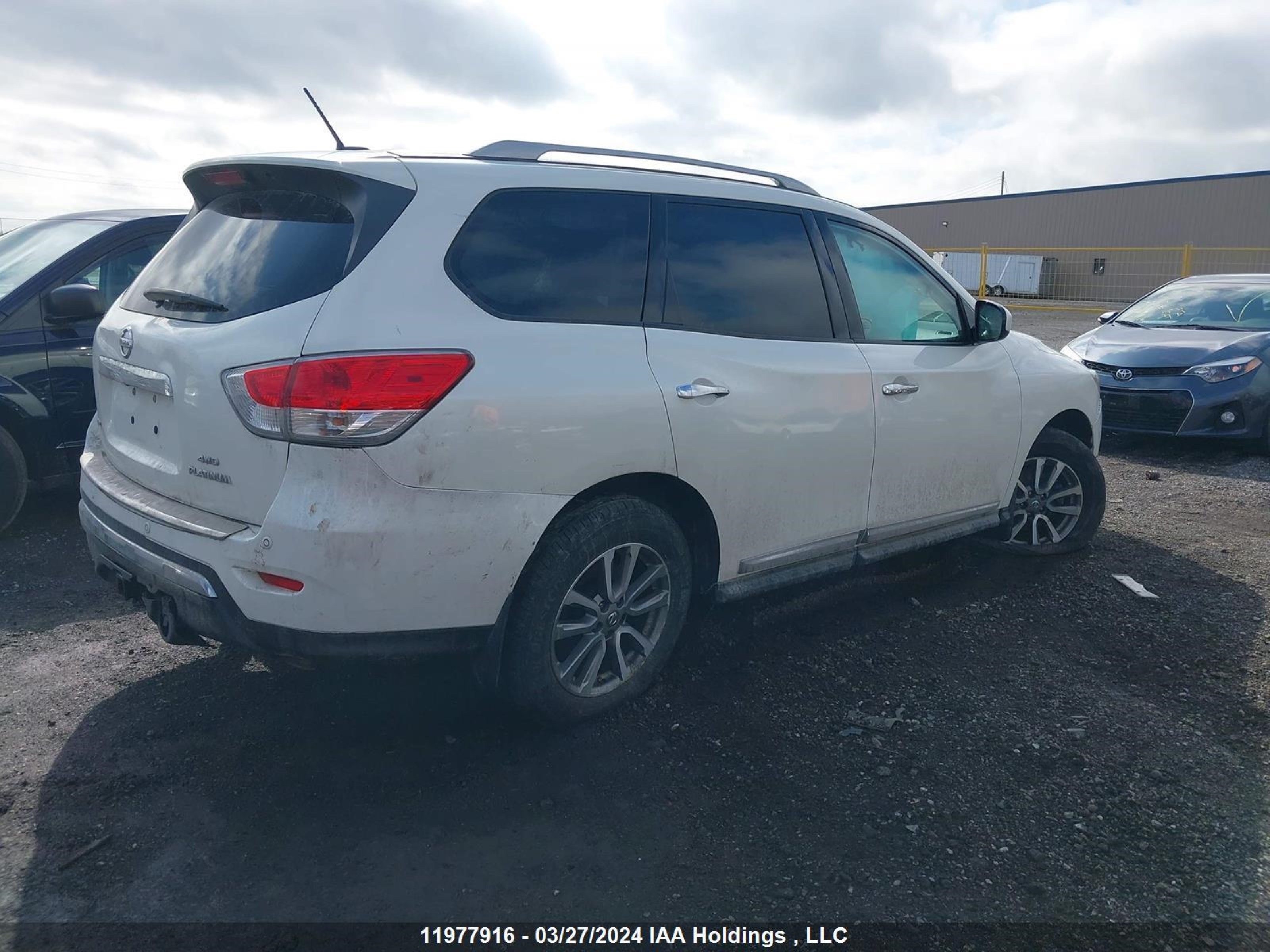 Photo 3 VIN: 5N1AR2MMXGC669061 - NISSAN PATHFINDER 