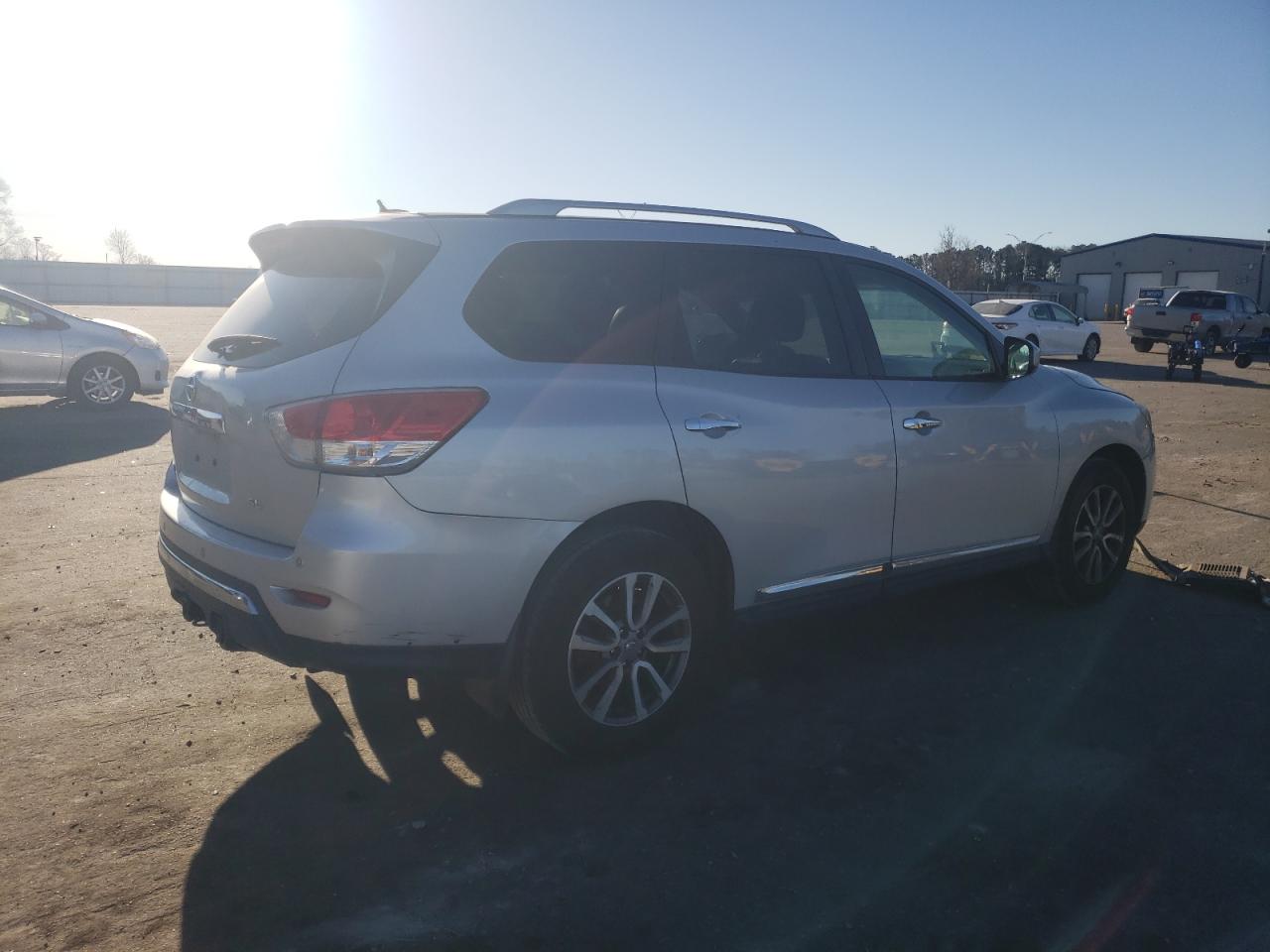 Photo 2 VIN: 5N1AR2MN0DC610105 - NISSAN PATHFINDER 