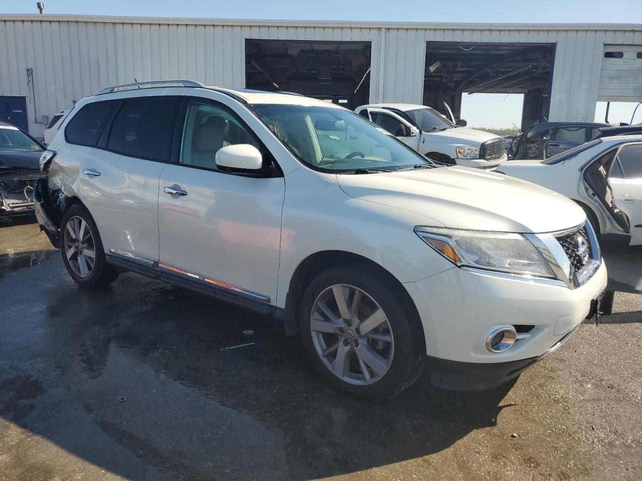 Photo 3 VIN: 5N1AR2MN0GC665674 - NISSAN PATHFINDER 