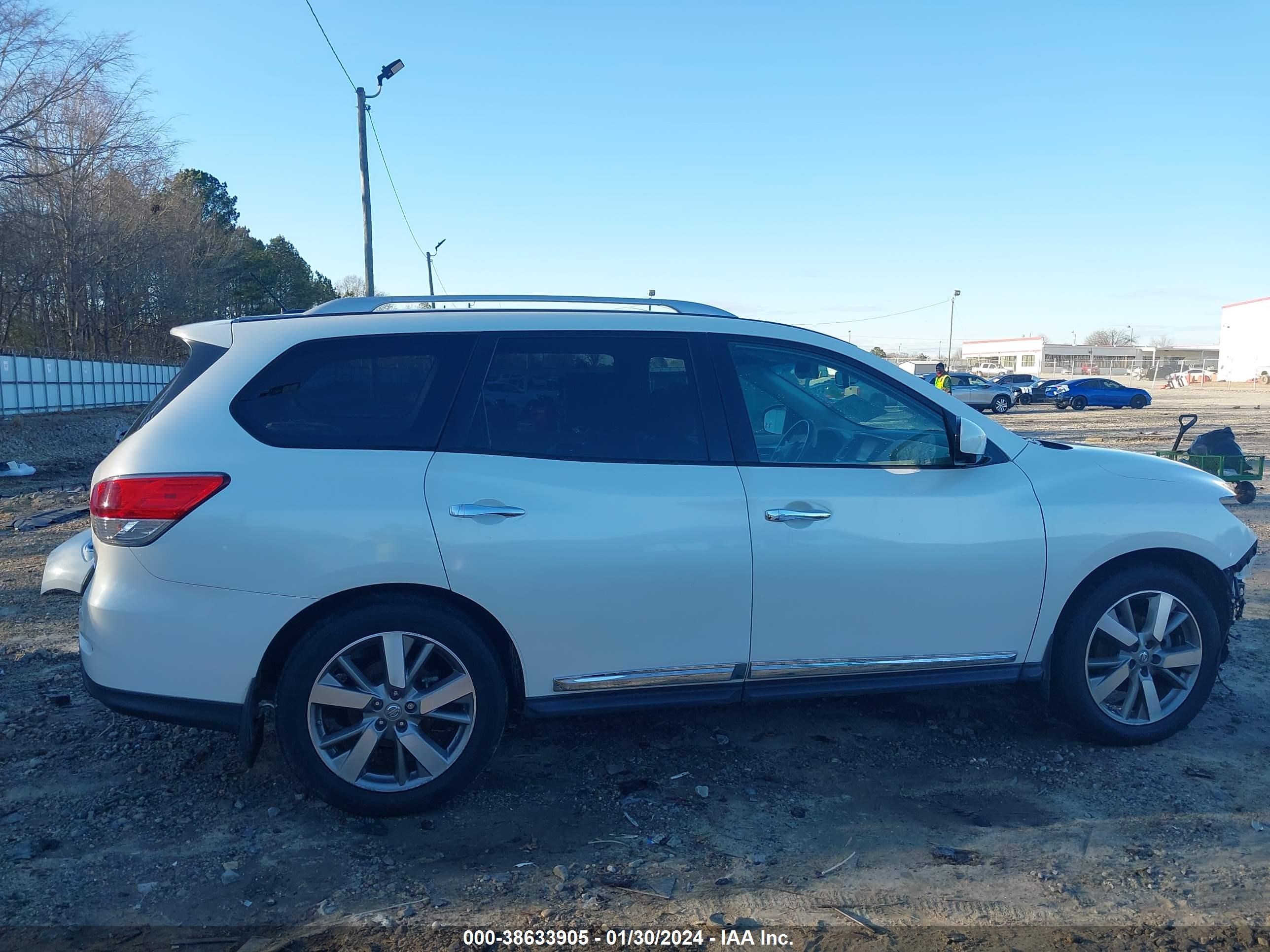 Photo 13 VIN: 5N1AR2MN2GC626715 - NISSAN PATHFINDER 