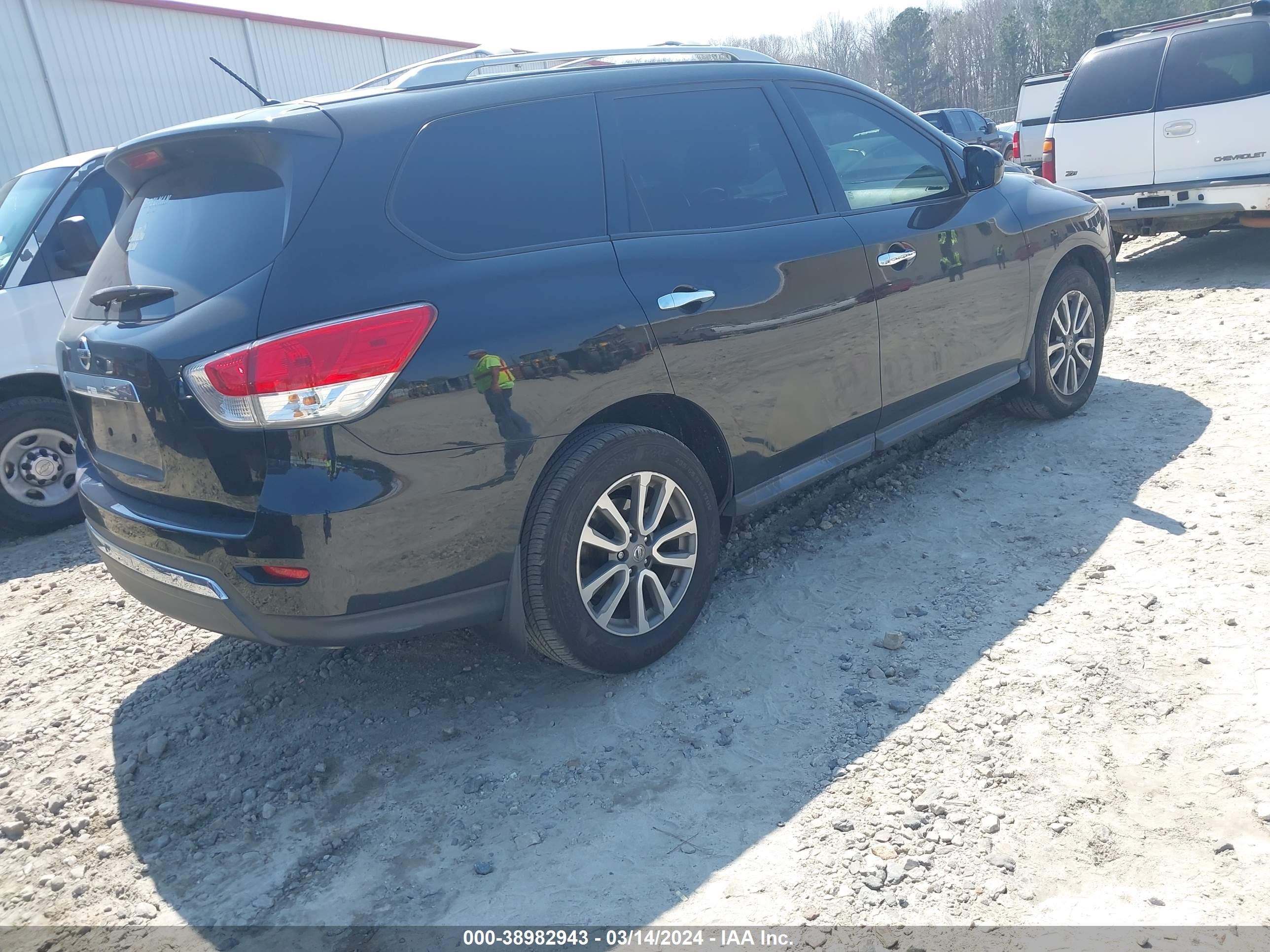 Photo 3 VIN: 5N1AR2MN3GC664163 - NISSAN PATHFINDER 