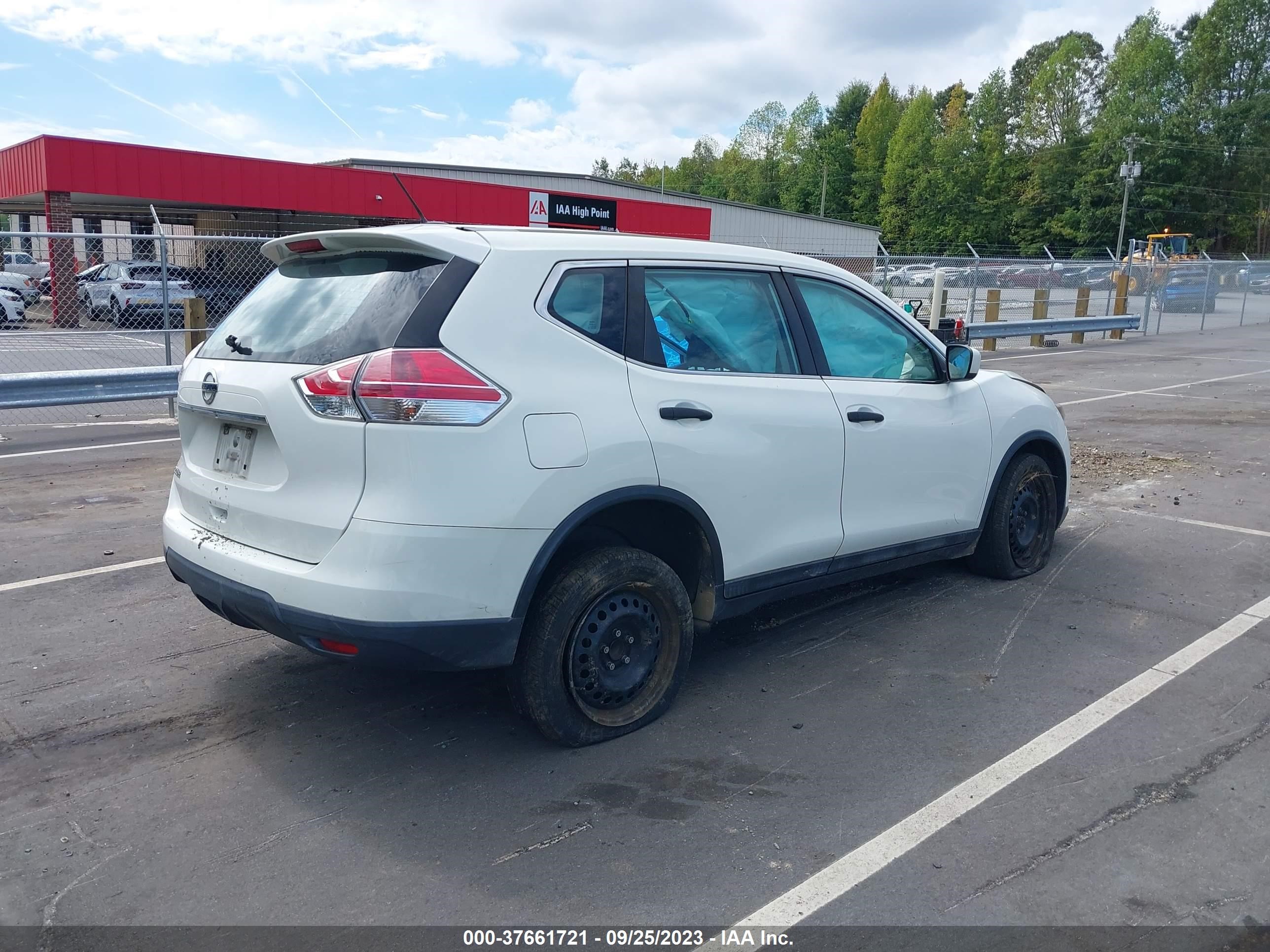 Photo 3 VIN: 5N1AT2MT0GC801107 - NISSAN ROGUE 