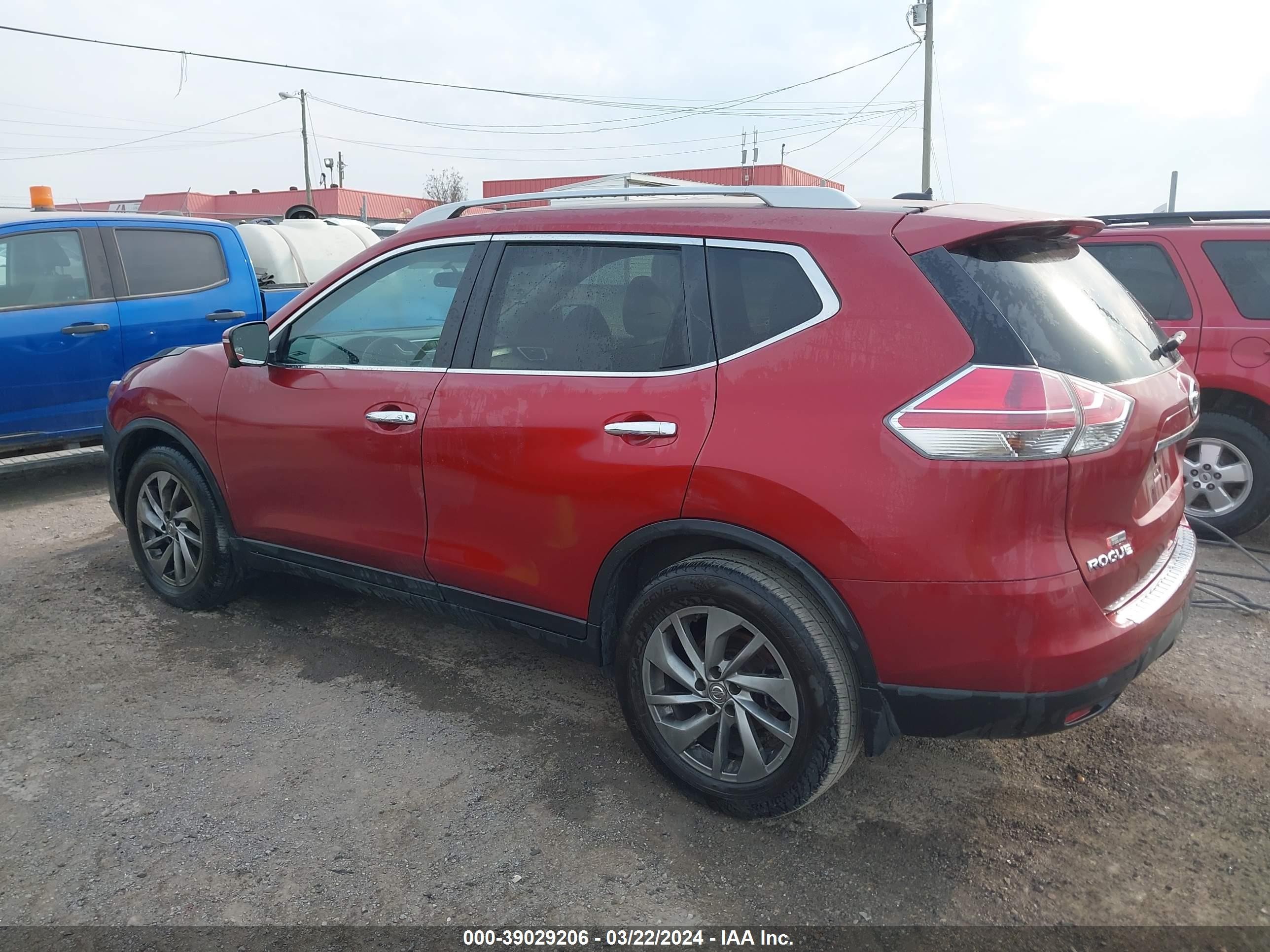 Photo 2 VIN: 5N1AT2MT1FC856101 - NISSAN ROGUE 