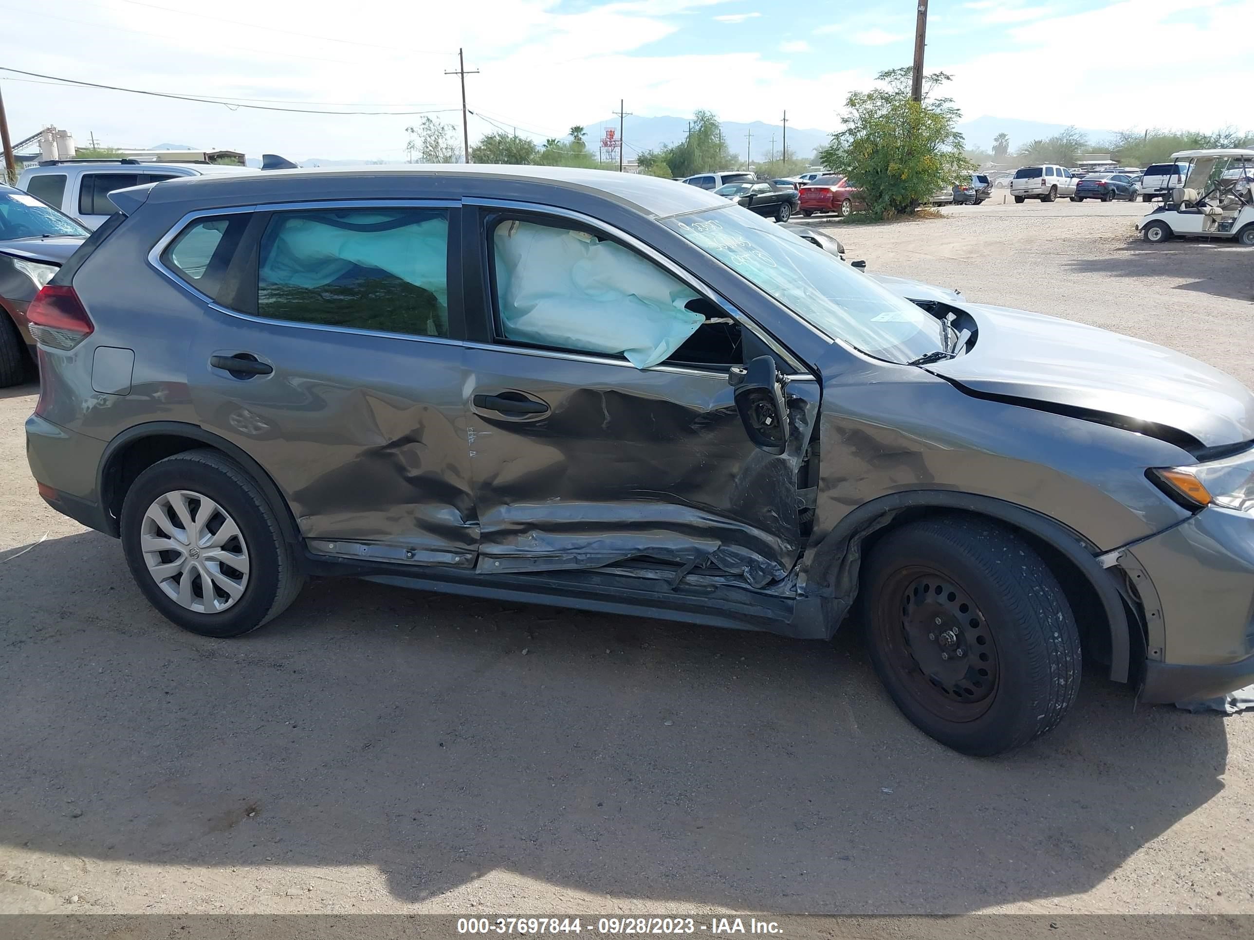 Photo 12 VIN: 5N1AT2MT1JC776869 - NISSAN ROGUE 