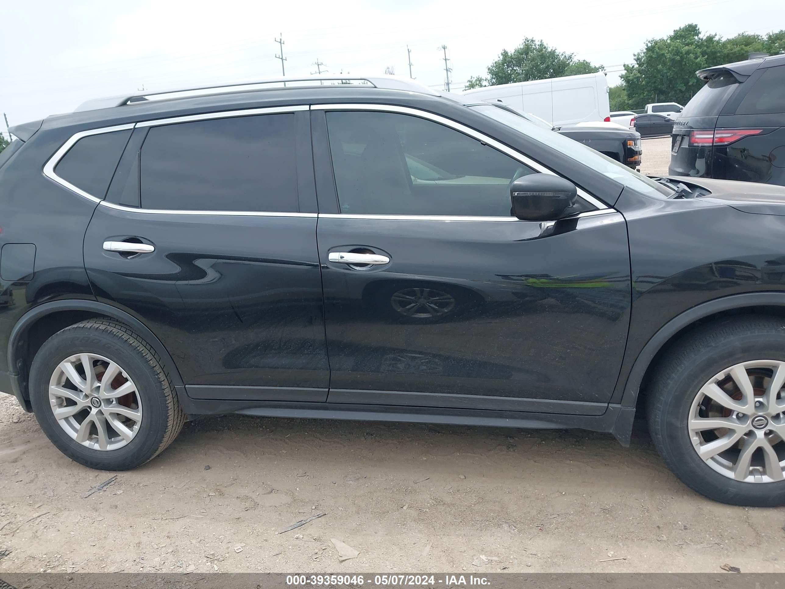 Photo 12 VIN: 5N1AT2MT1JC831269 - NISSAN ROGUE 