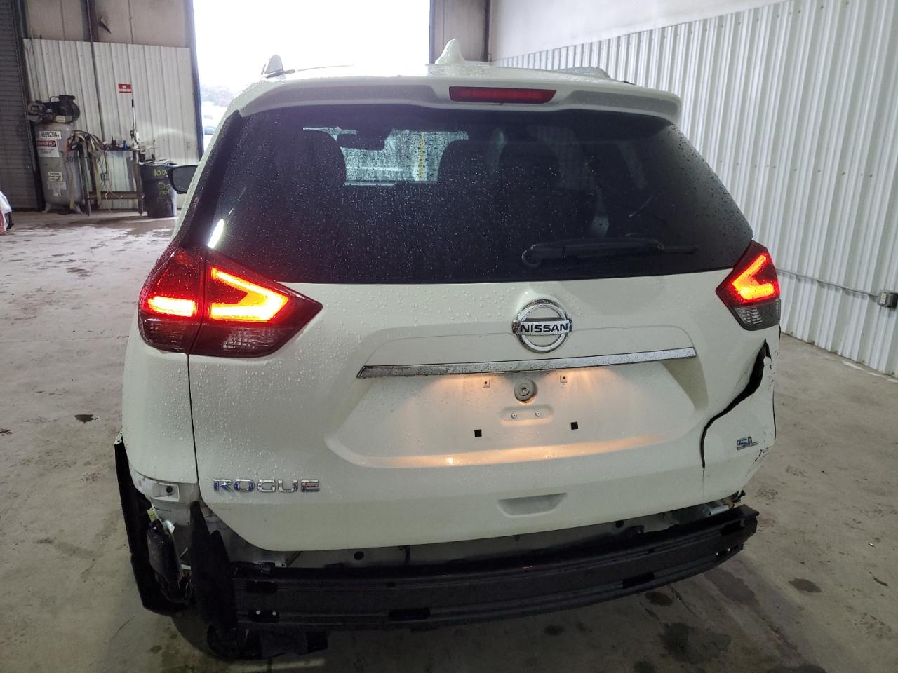 Photo 5 VIN: 5N1AT2MT1KC802484 - NISSAN ROGUE 