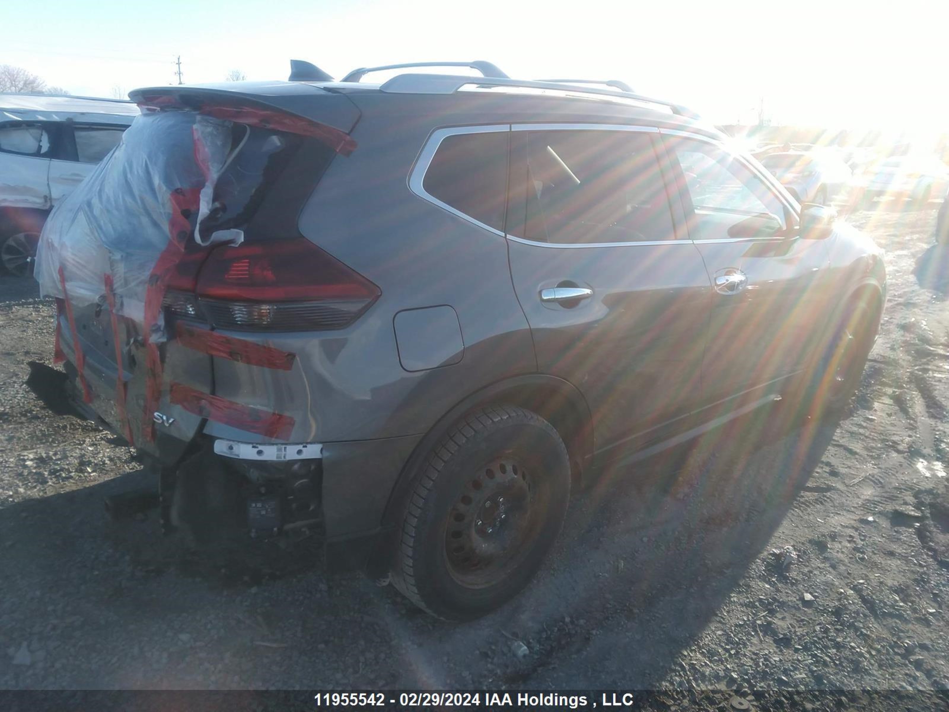 Photo 3 VIN: 5N1AT2MT3JC825554 - NISSAN ROGUE 