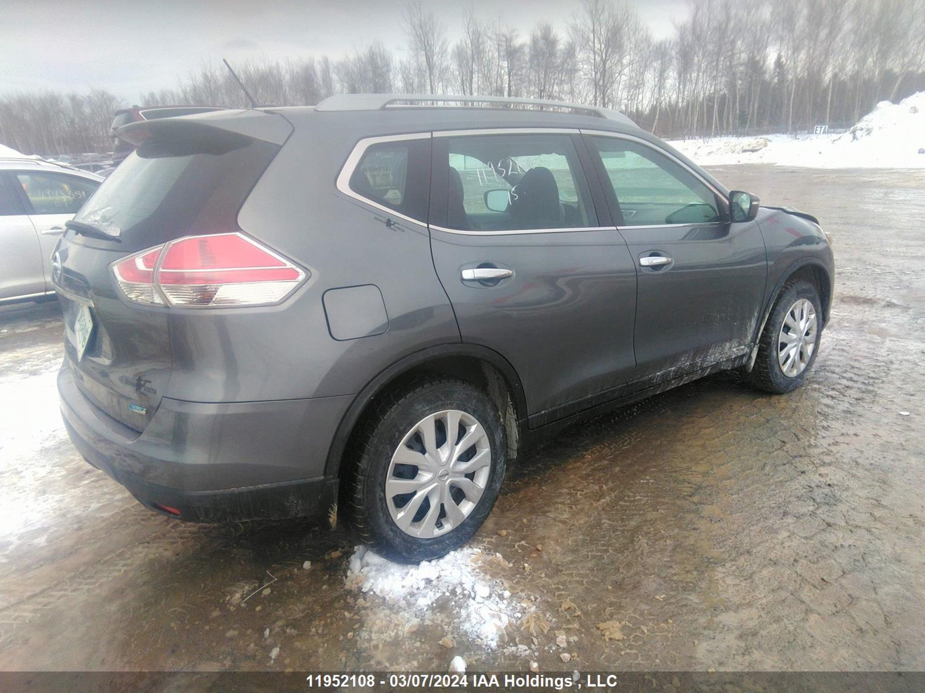 Photo 3 VIN: 5N1AT2MT4FC904707 - NISSAN ROGUE 