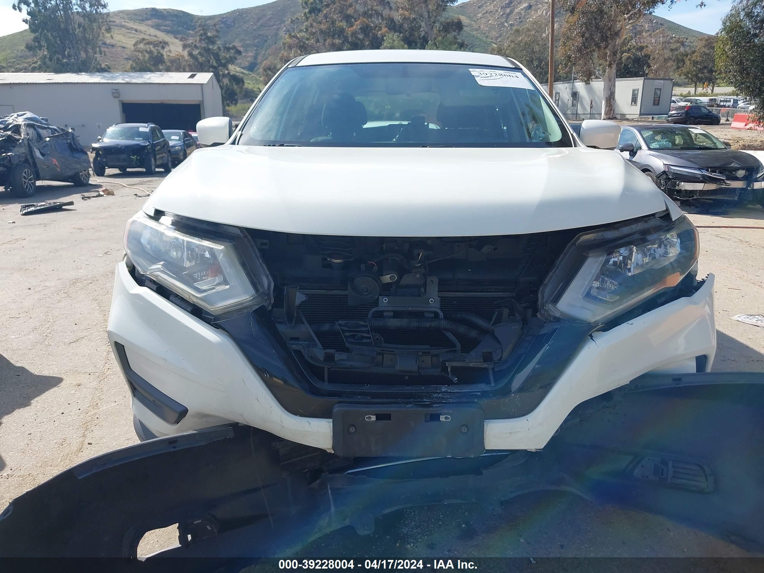 Photo 11 VIN: 5N1AT2MT4HC843779 - NISSAN ROGUE 