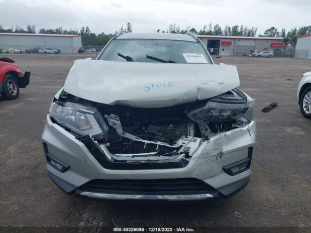 Photo 5 VIN: 5N1AT2MT4JC811727 - NISSAN ROGUE 