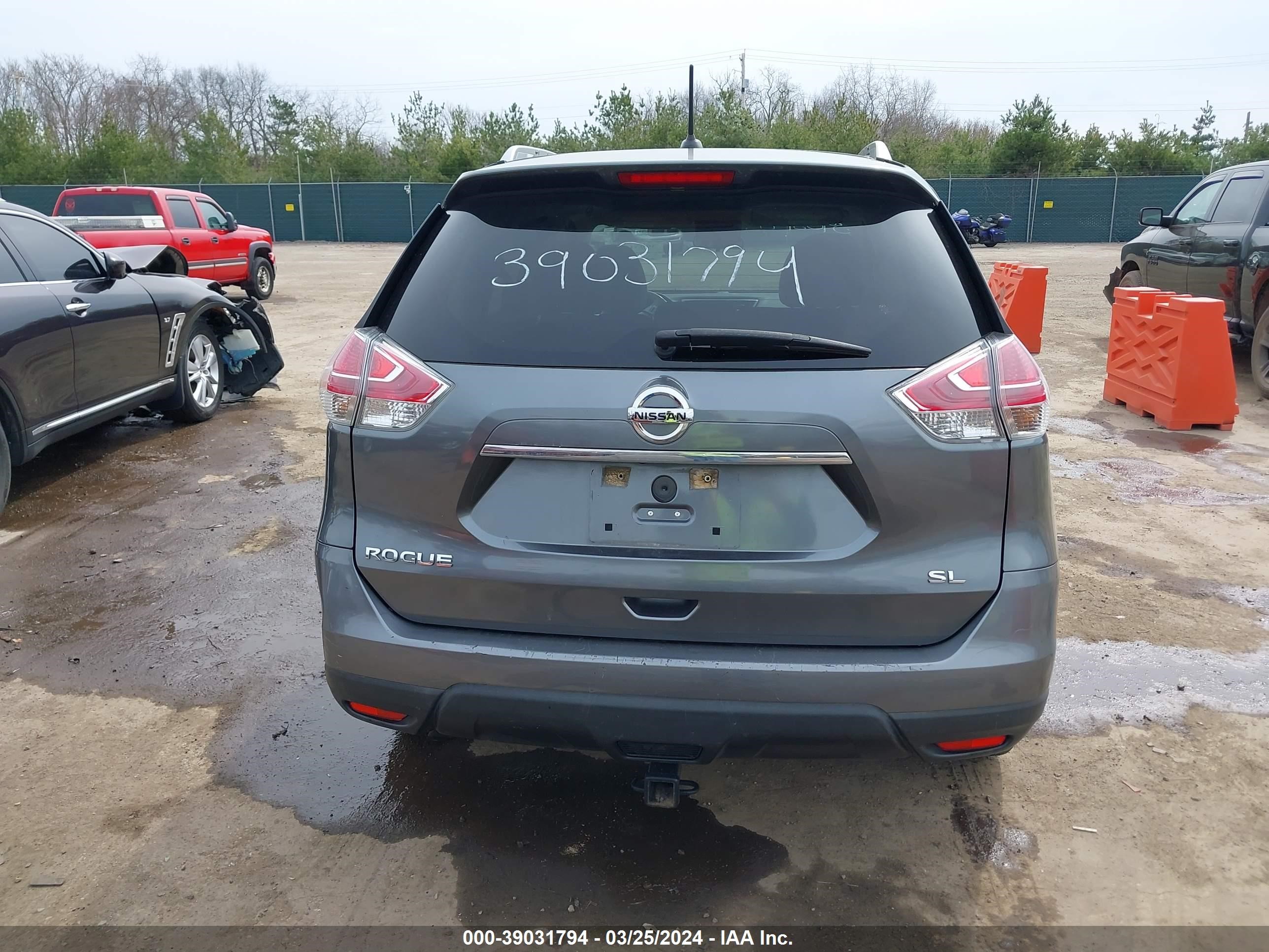 Photo 15 VIN: 5N1AT2MT5FC810867 - NISSAN ROGUE 