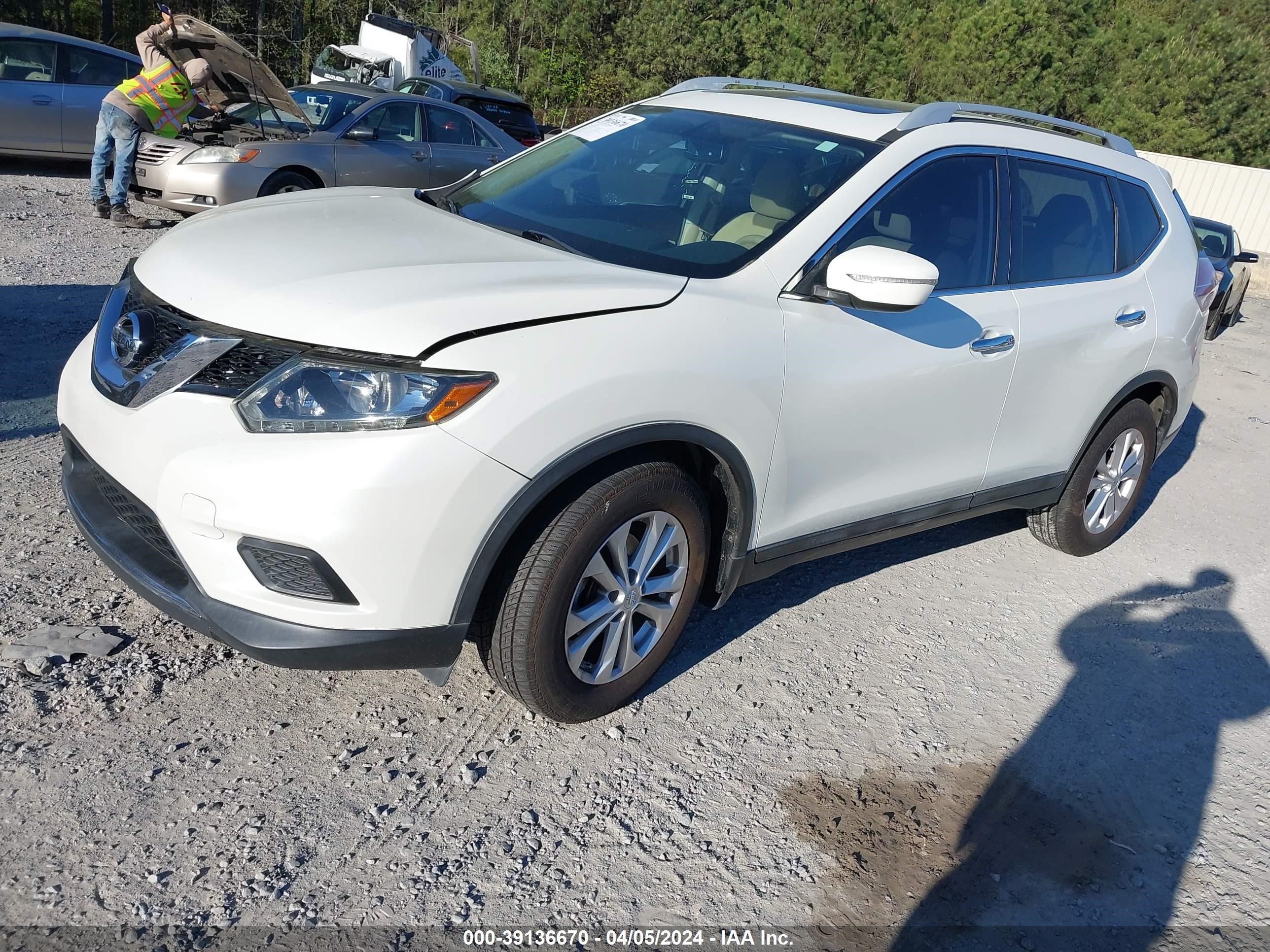 Photo 1 VIN: 5N1AT2MT5FC810884 - NISSAN ROGUE 