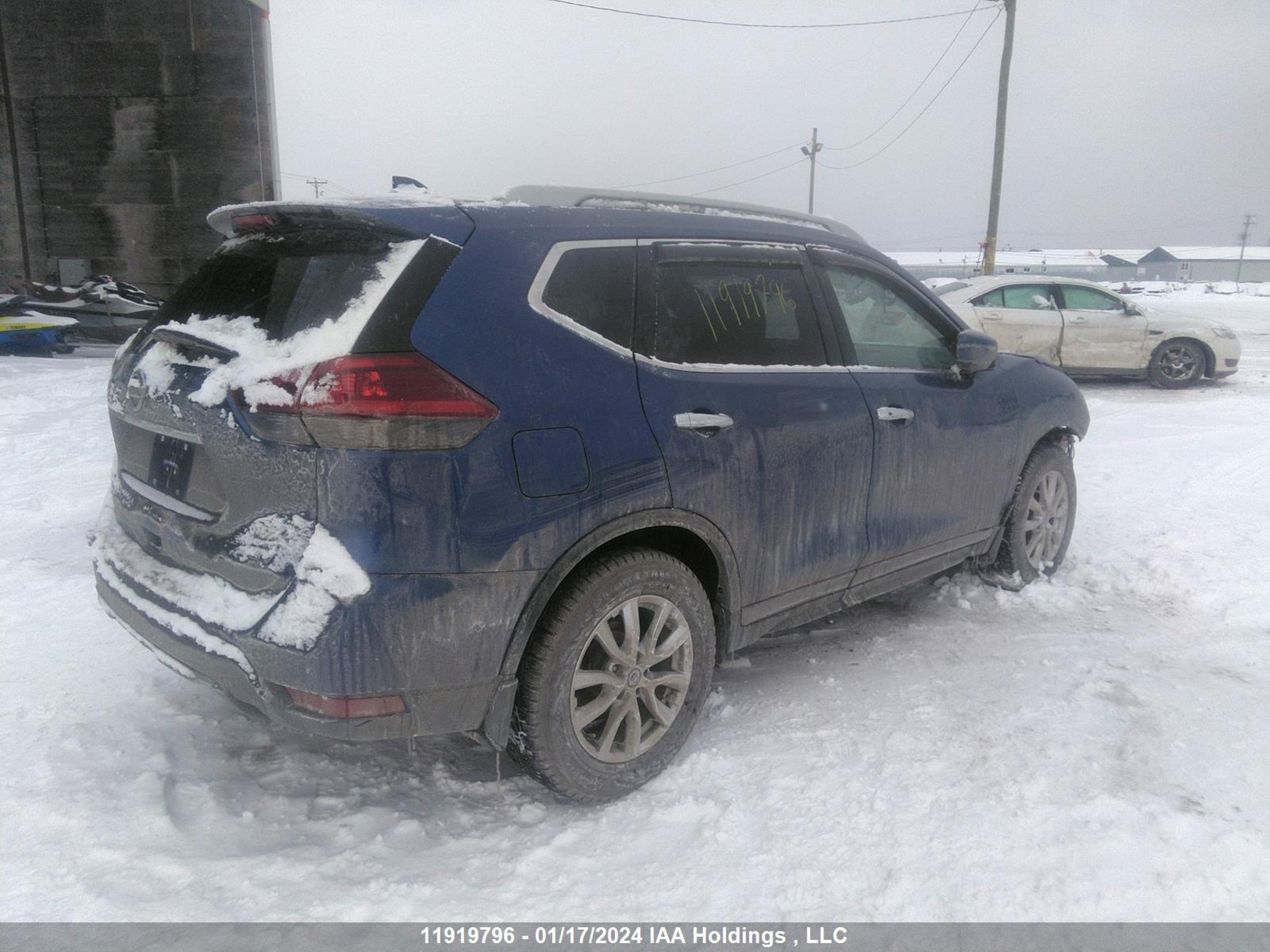 Photo 3 VIN: 5N1AT2MT5JC811896 - NISSAN ROGUE 