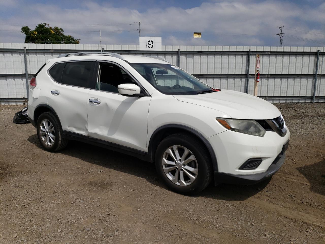 Photo 3 VIN: 5N1AT2MT6FC893290 - NISSAN ROGUE 