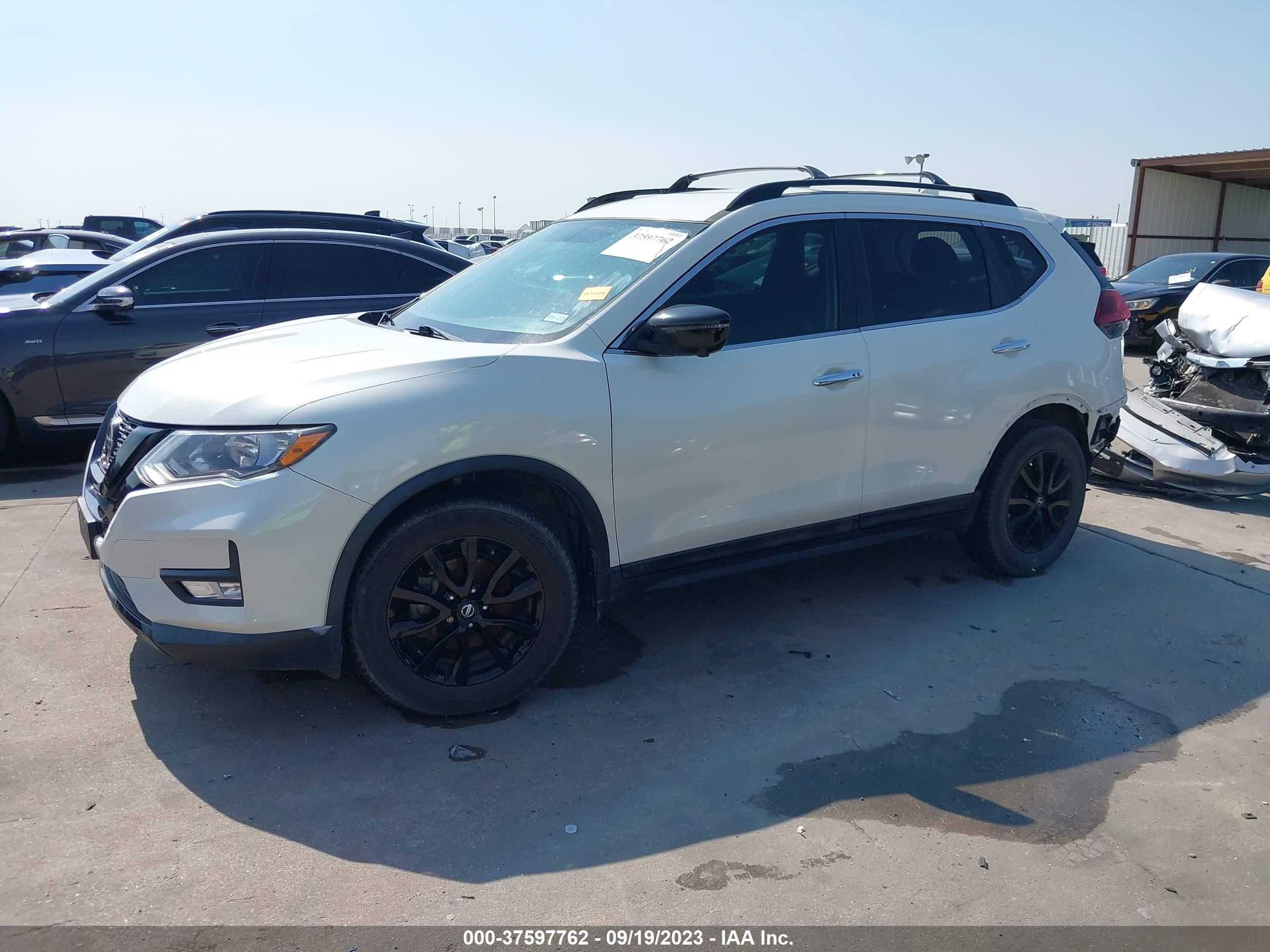 Photo 14 VIN: 5N1AT2MT6JC740904 - NISSAN ROGUE 