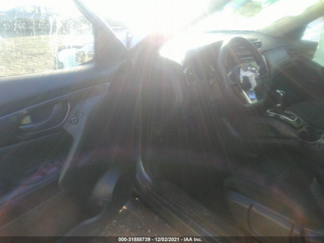 Photo 4 VIN: 5N1AT2MT6KC807793 - NISSAN ROGUE 