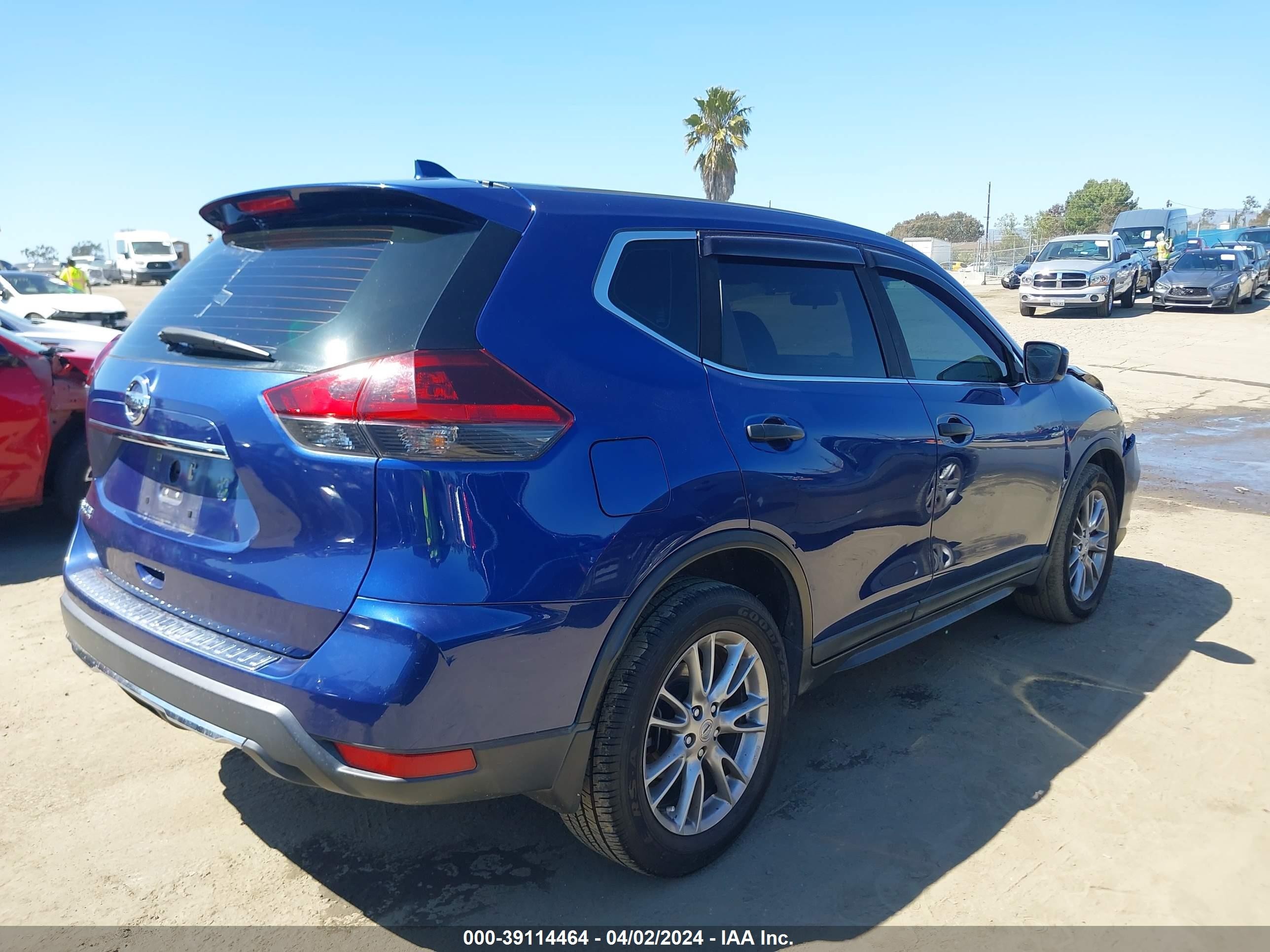 Photo 3 VIN: 5N1AT2MT7JC771286 - NISSAN ROGUE 