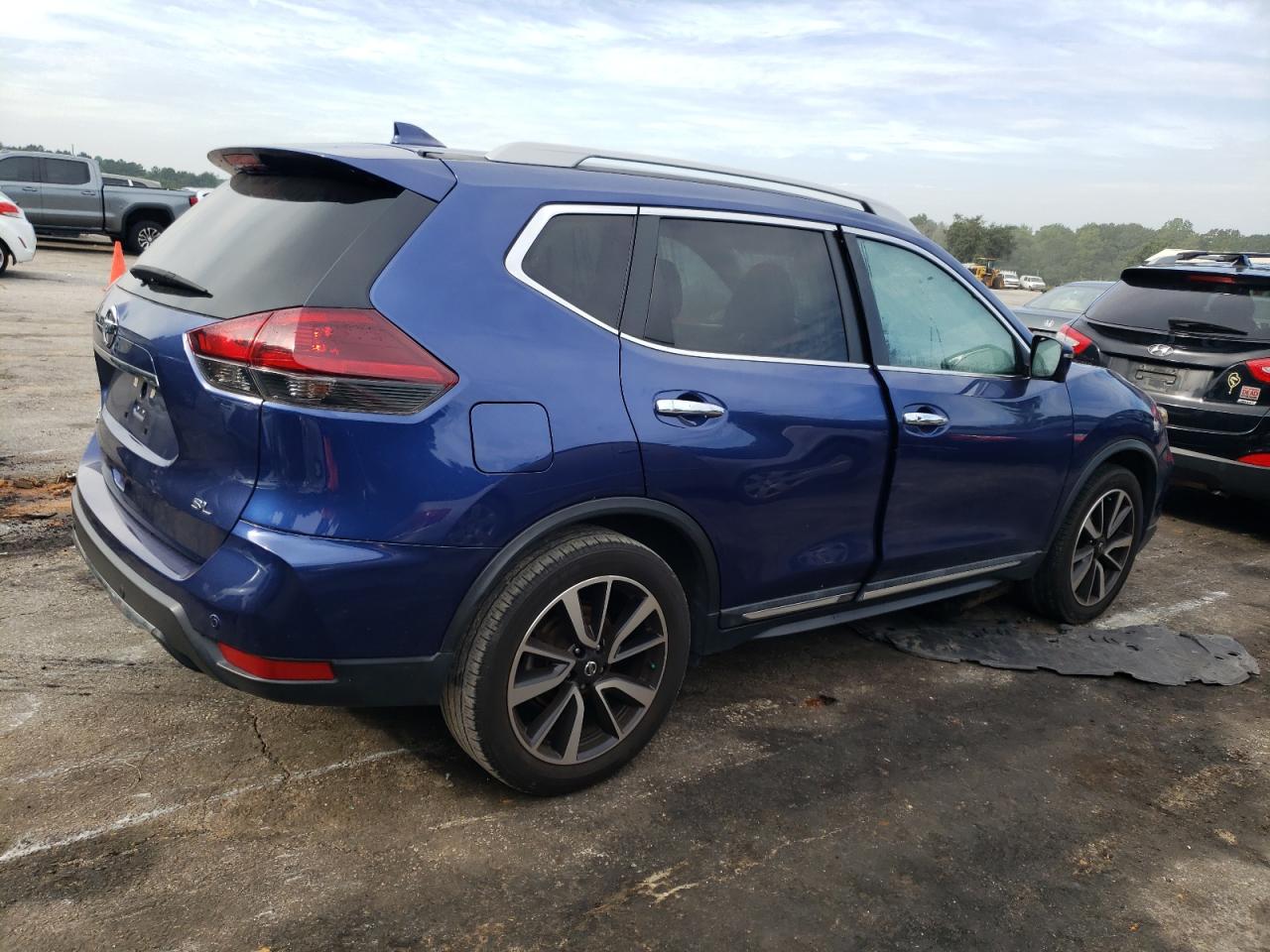 Photo 2 VIN: 5N1AT2MT7KC742856 - NISSAN ROGUE 