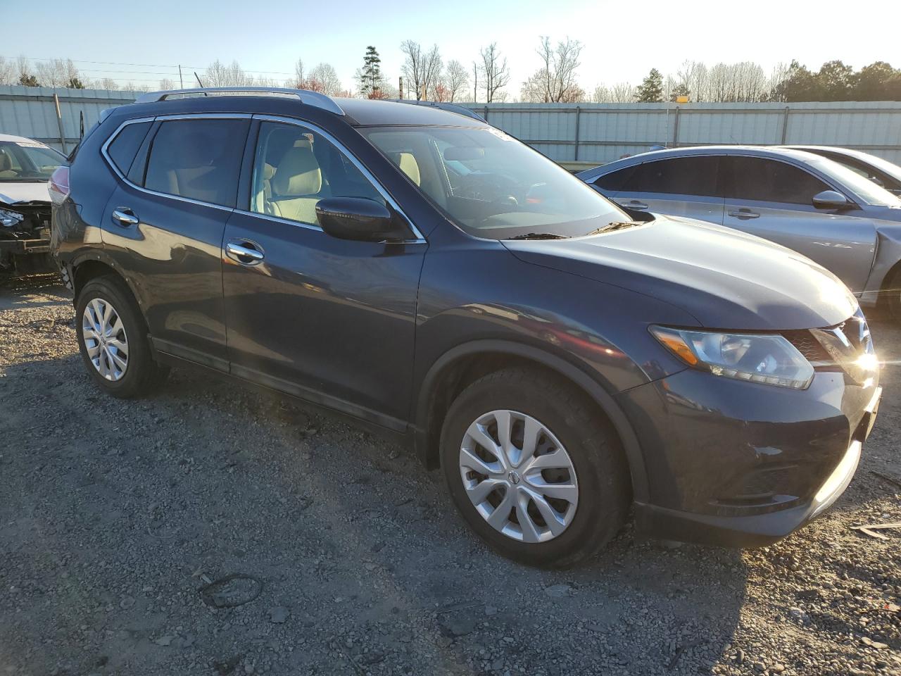 Photo 3 VIN: 5N1AT2MT8GC860342 - NISSAN ROGUE 