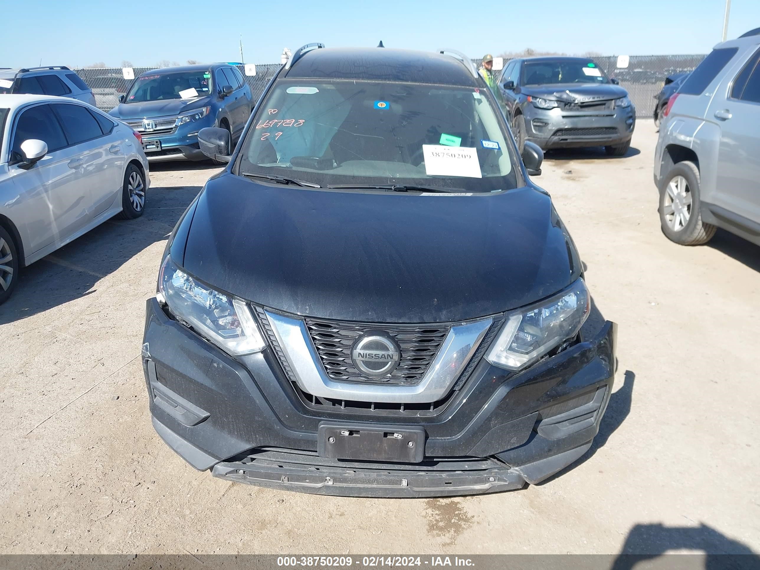 Photo 11 VIN: 5N1AT2MT8JC811486 - NISSAN ROGUE 