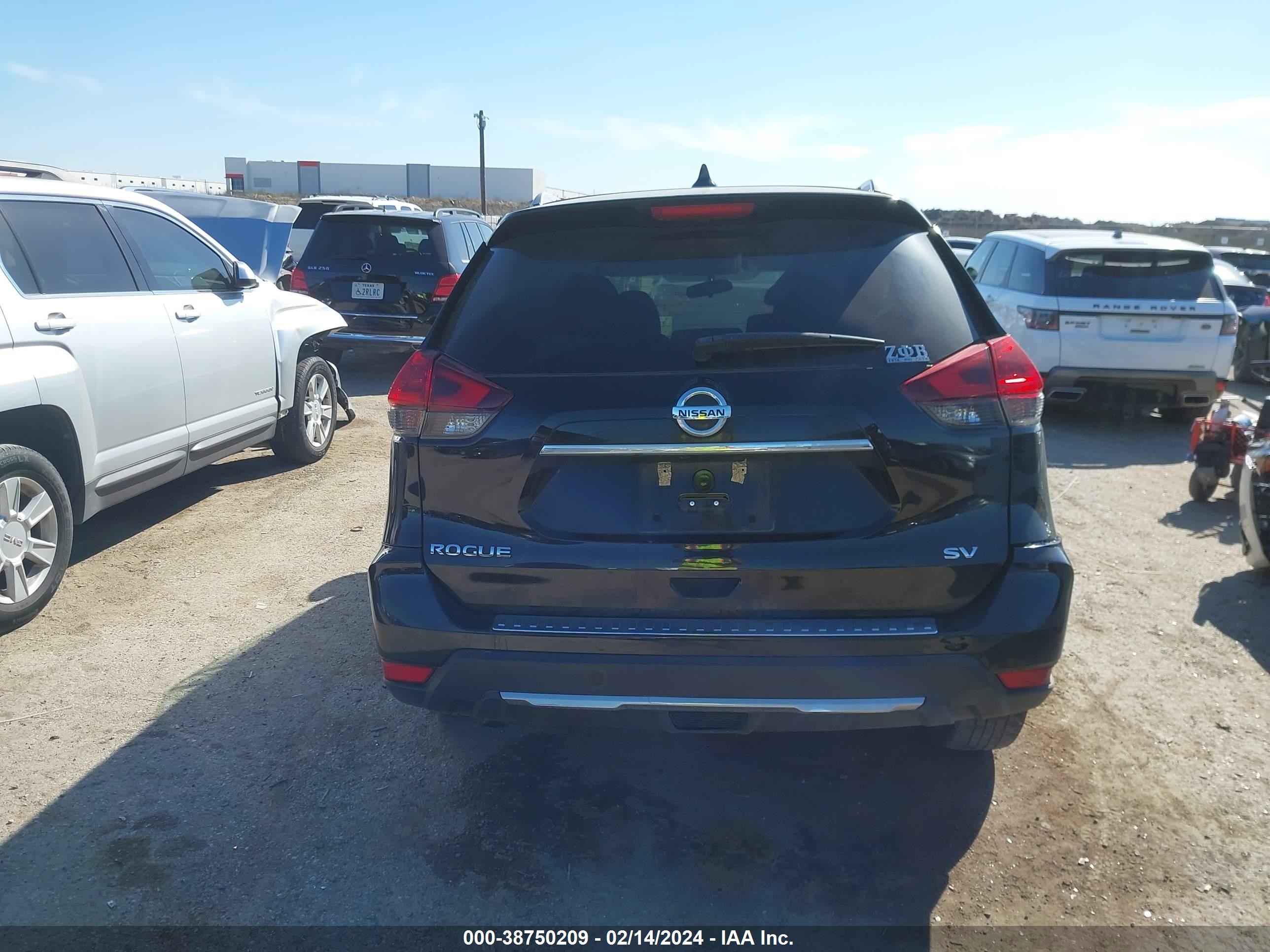 Photo 15 VIN: 5N1AT2MT8JC811486 - NISSAN ROGUE 