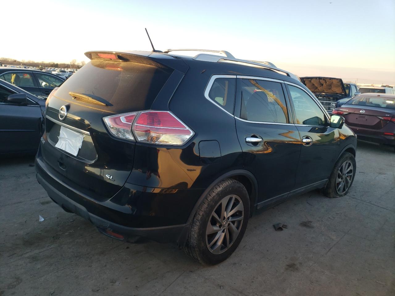 Photo 2 VIN: 5N1AT2MTXFC827096 - NISSAN ROGUE 