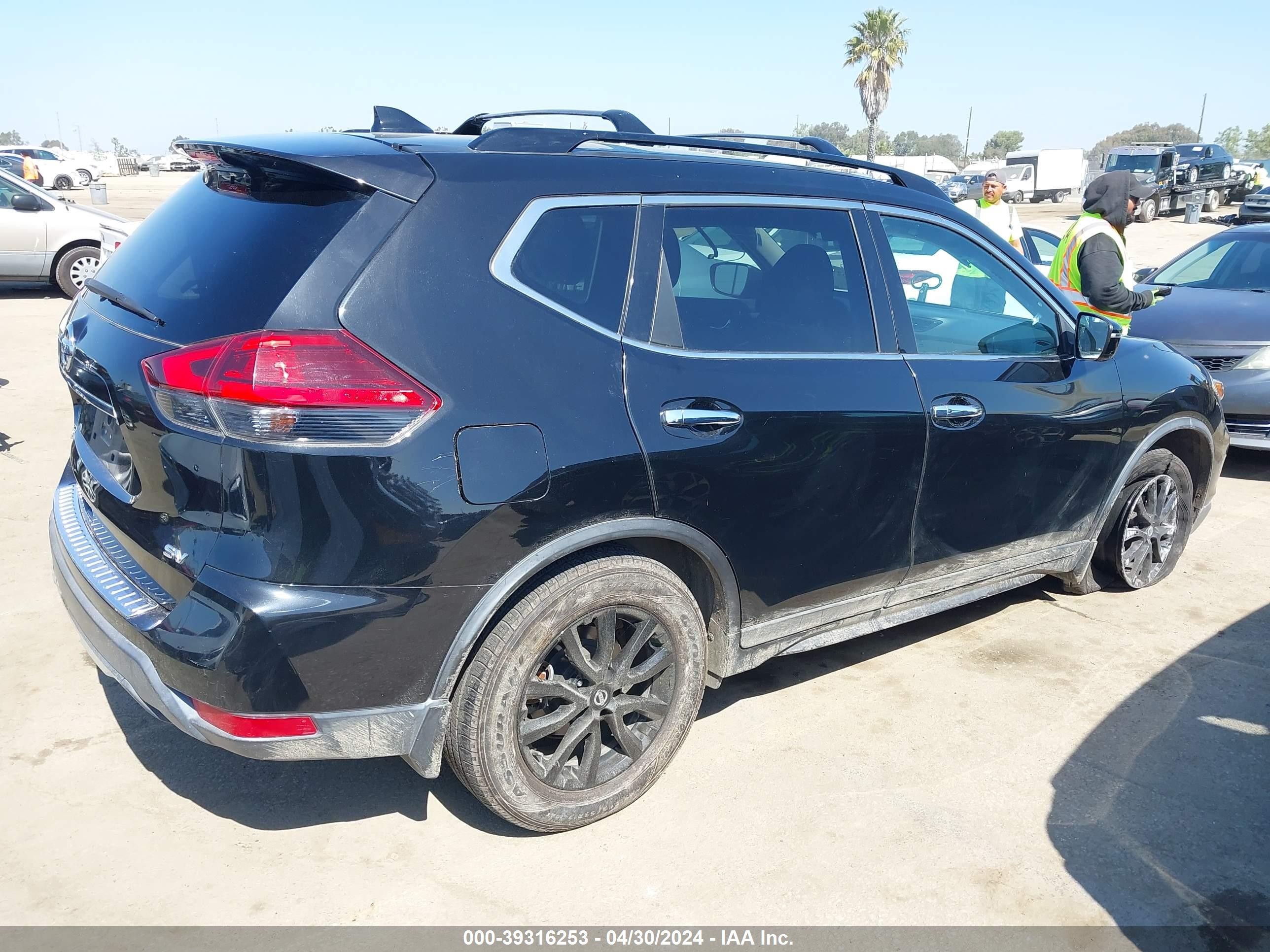 Photo 3 VIN: 5N1AT2MTXHC808499 - NISSAN ROGUE 