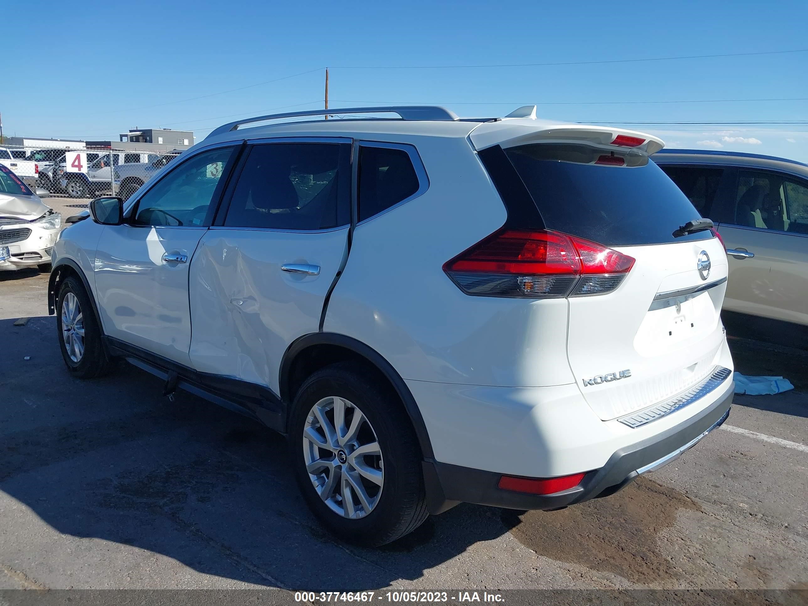 Photo 2 VIN: 5N1AT2MTXHC884644 - NISSAN ROGUE 