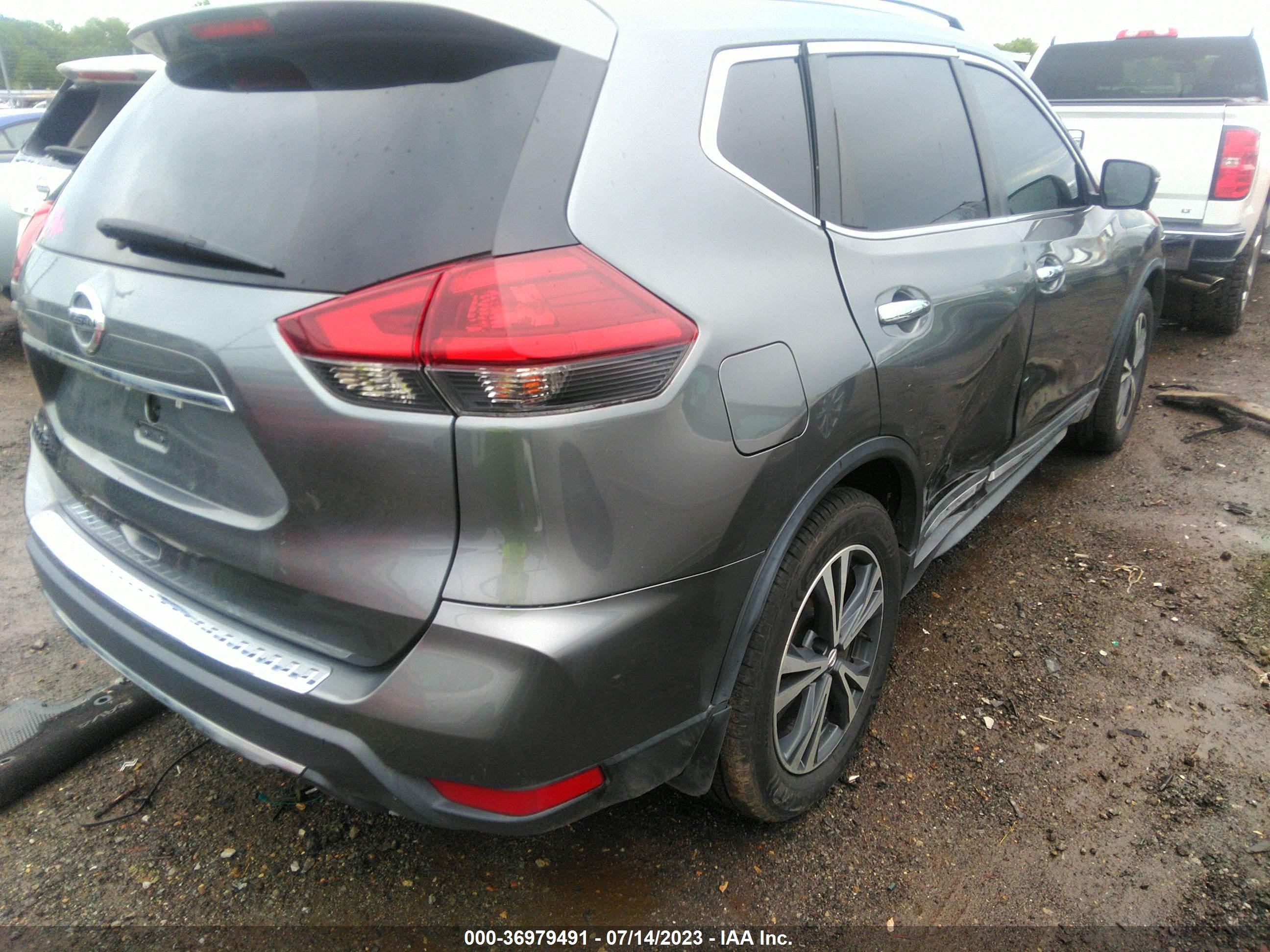 Photo 3 VIN: 5N1AT2MTXJC710904 - NISSAN ROGUE 