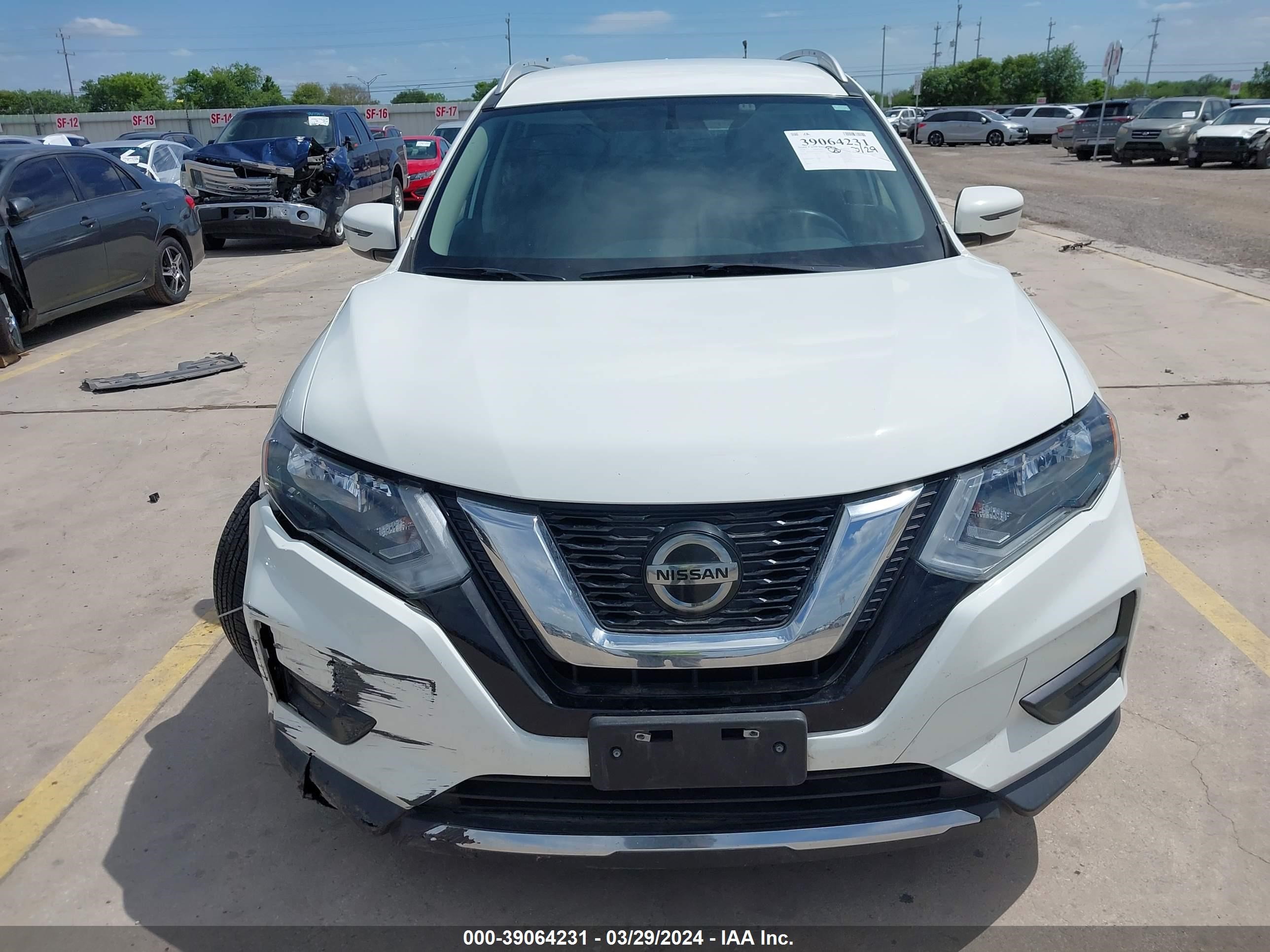 Photo 11 VIN: 5N1AT2MTXJC838172 - NISSAN ROGUE 