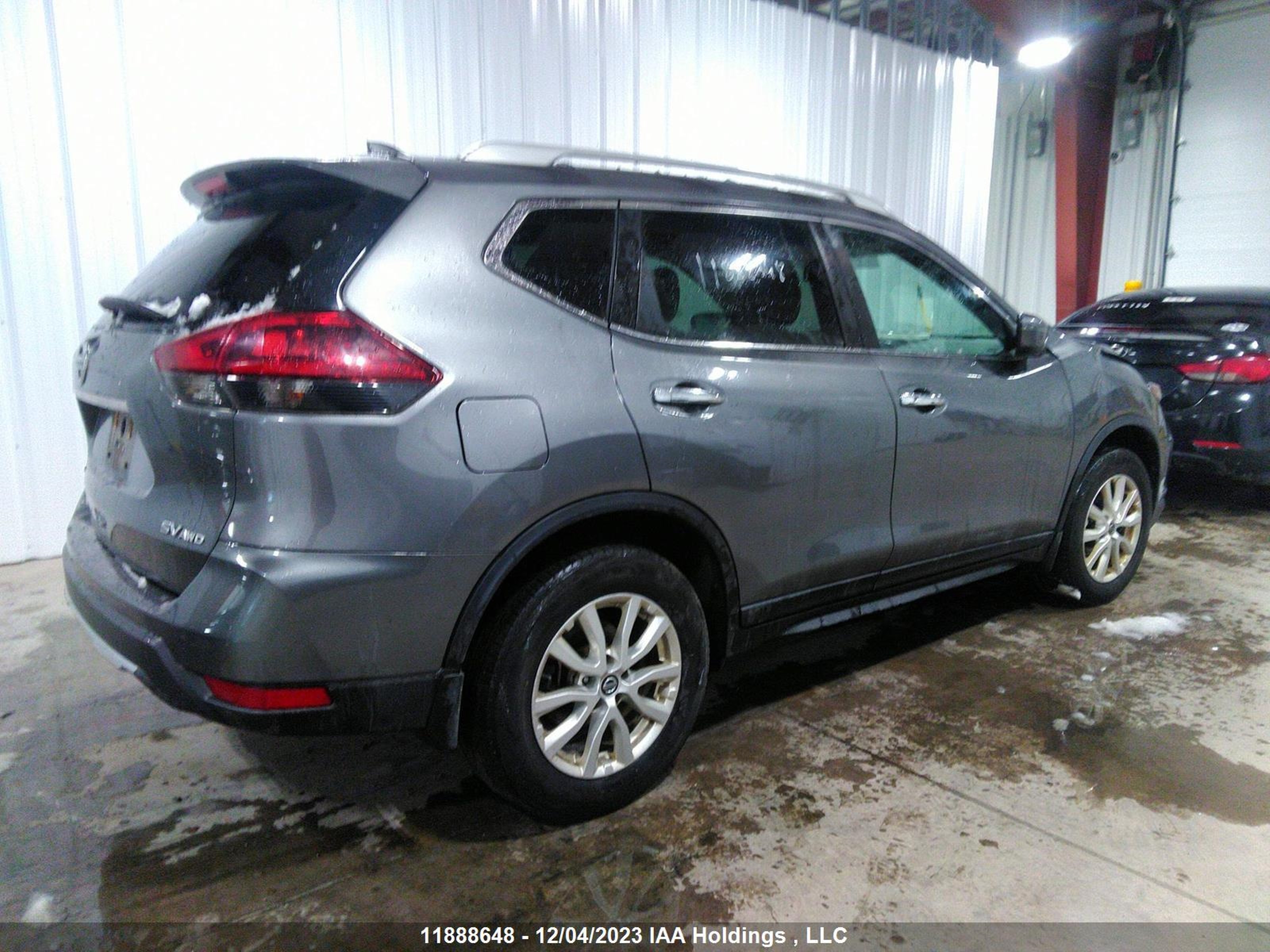 Photo 3 VIN: 5N1AT2MV0JC720956 - NISSAN ROGUE 