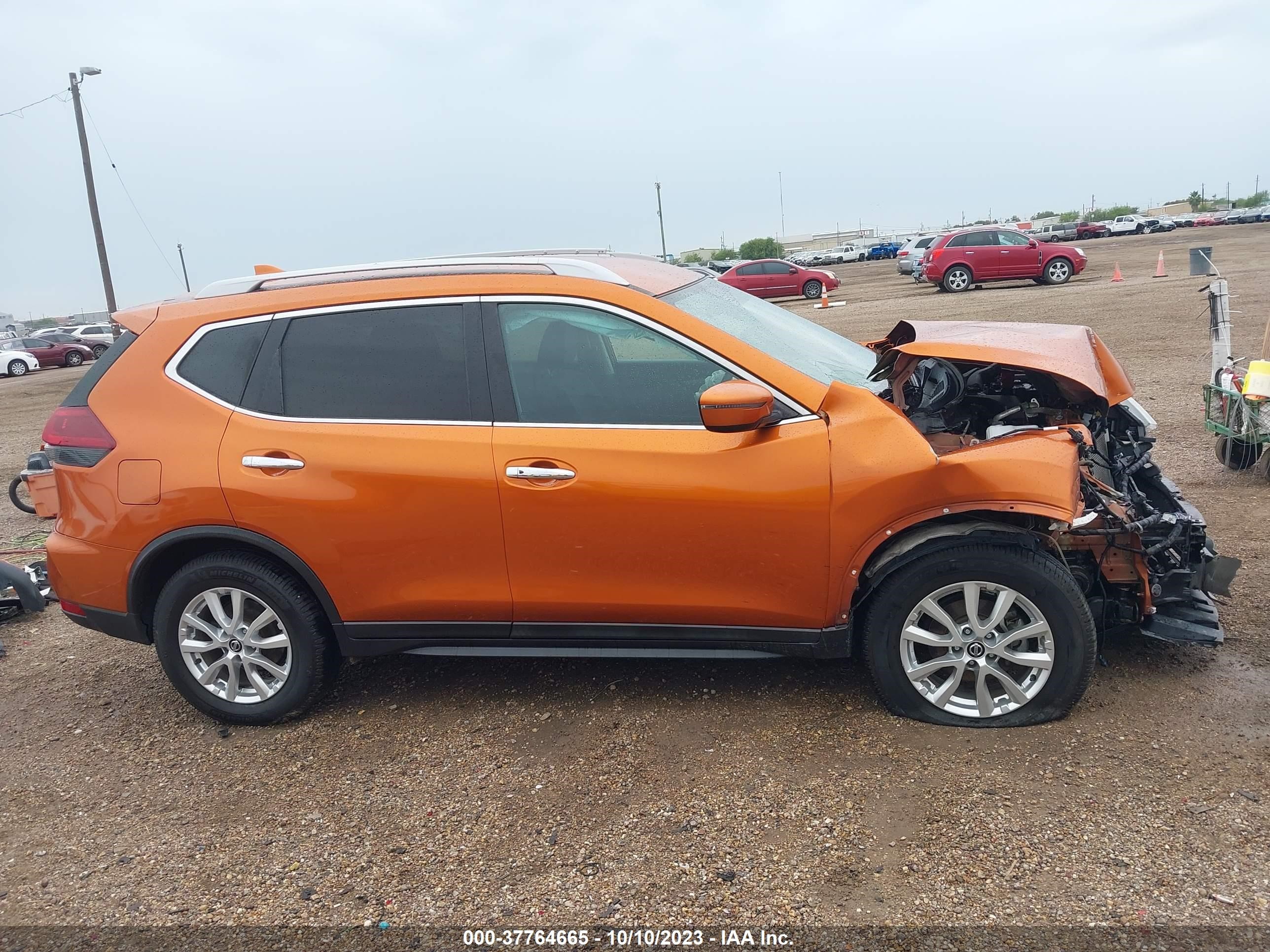 Photo 13 VIN: 5N1AT2MV0JC751379 - NISSAN ROGUE 