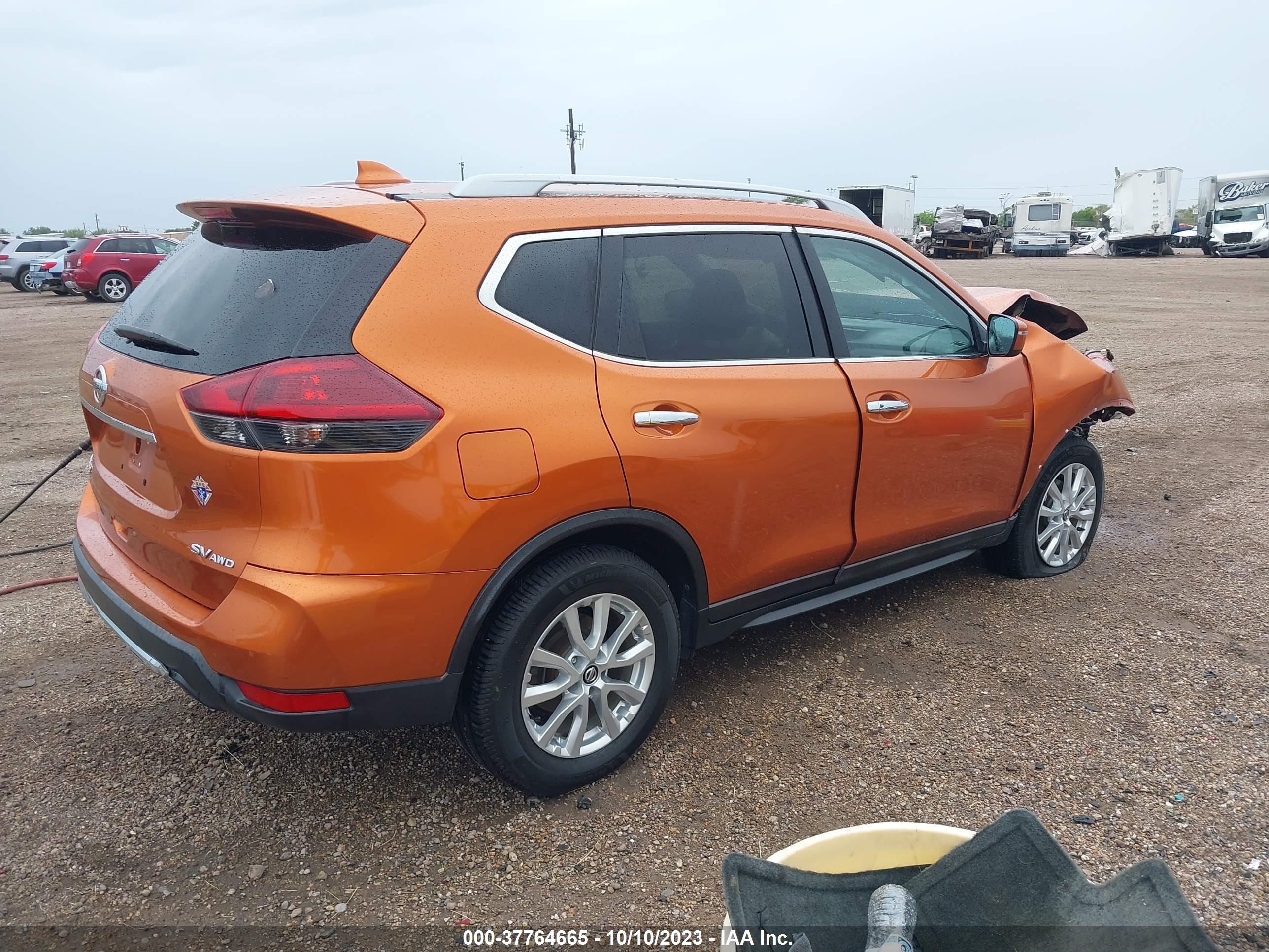 Photo 3 VIN: 5N1AT2MV0JC751379 - NISSAN ROGUE 